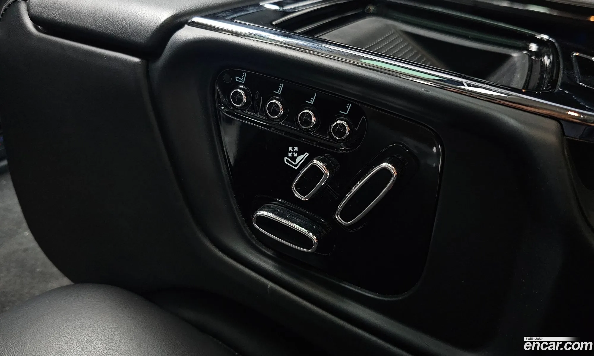 Jaguar XJ 2019 — 33