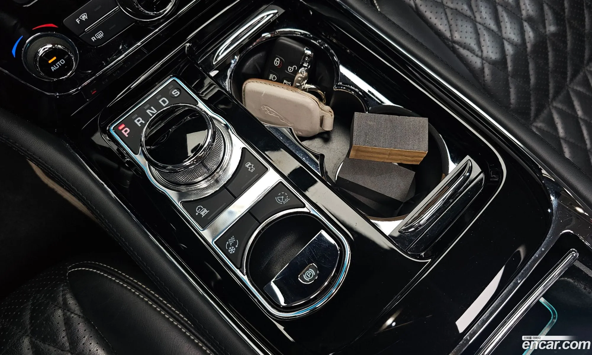 Jaguar XJ 2019 — 18