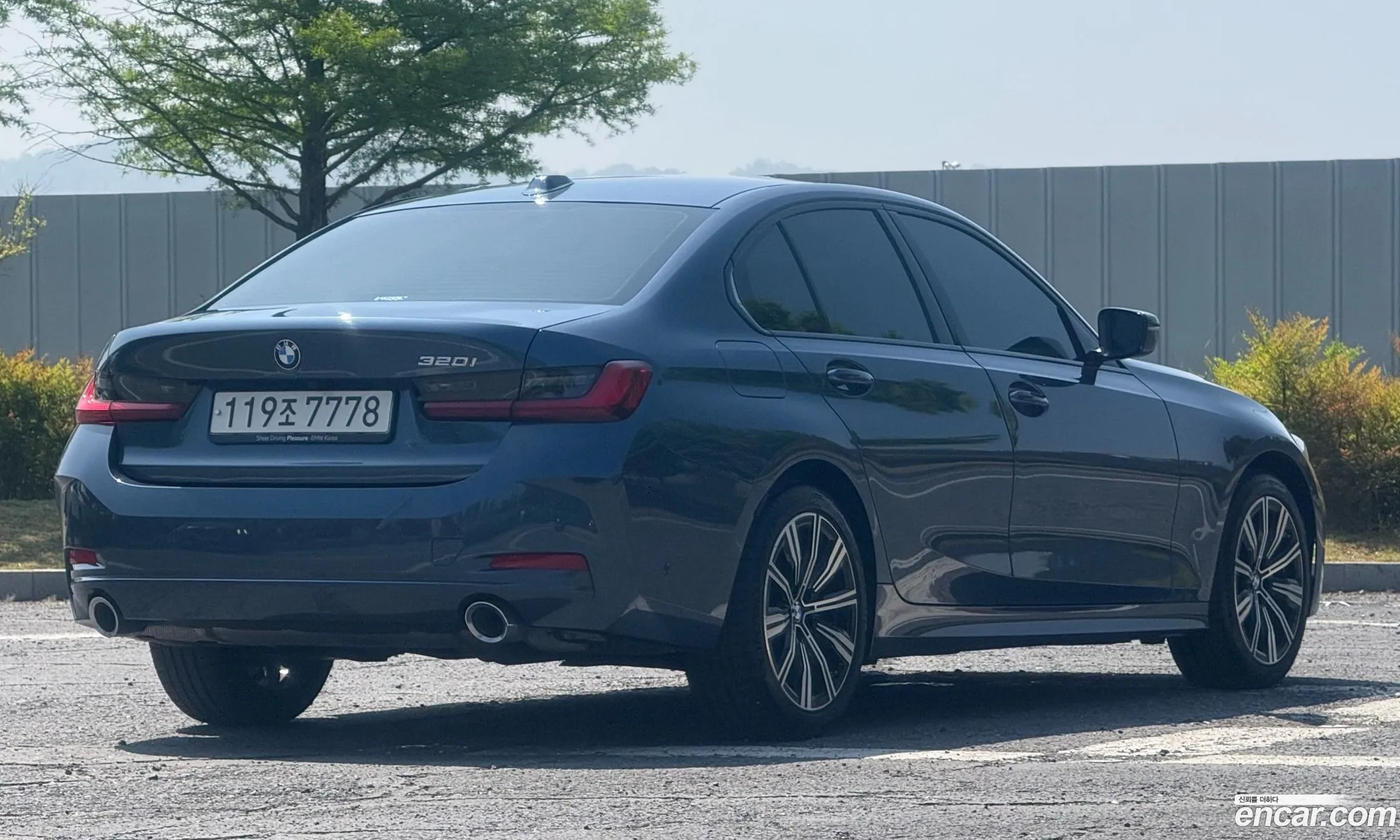 BMW 3 Series 2025 — 16