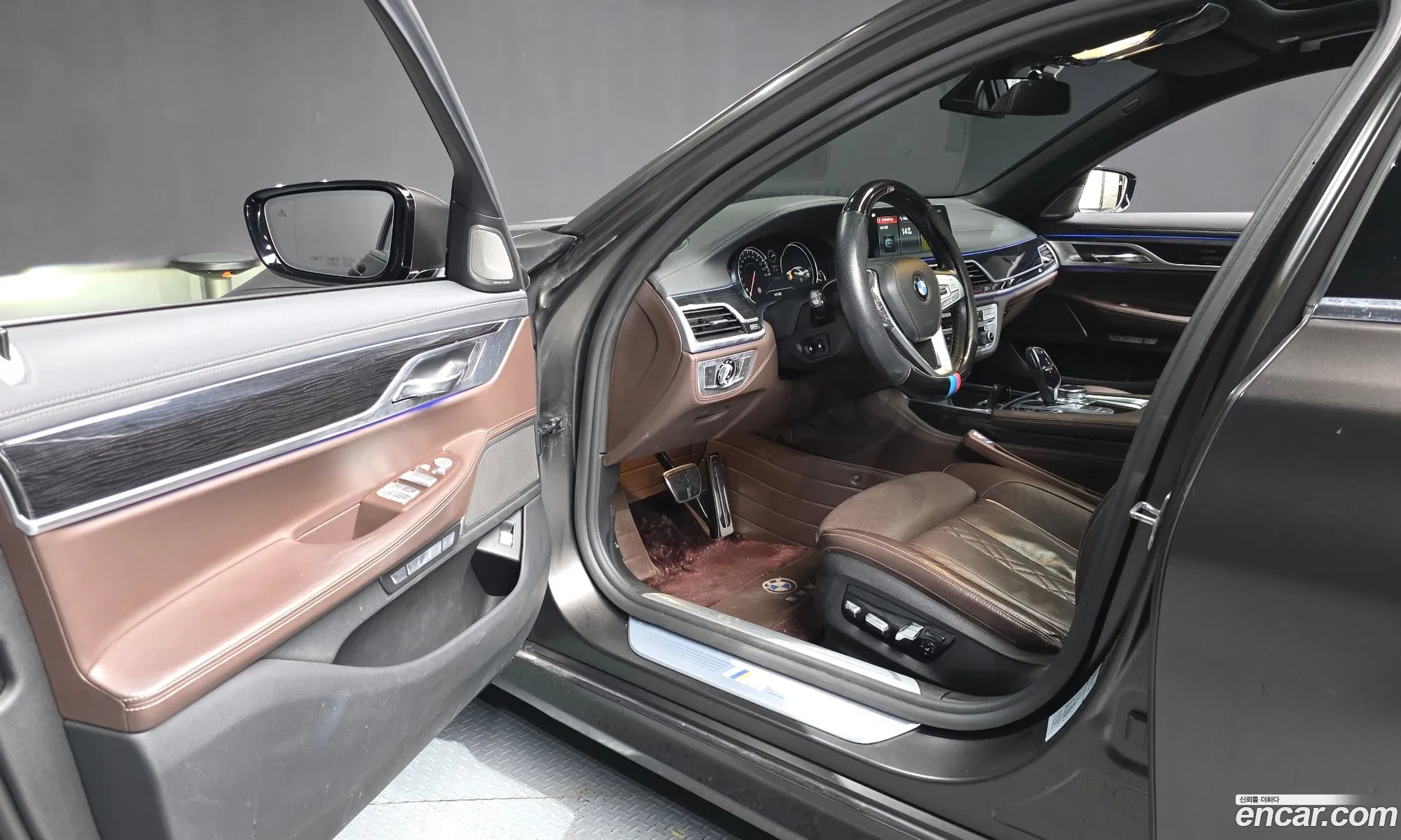BMW 7 Series 2018 — 17