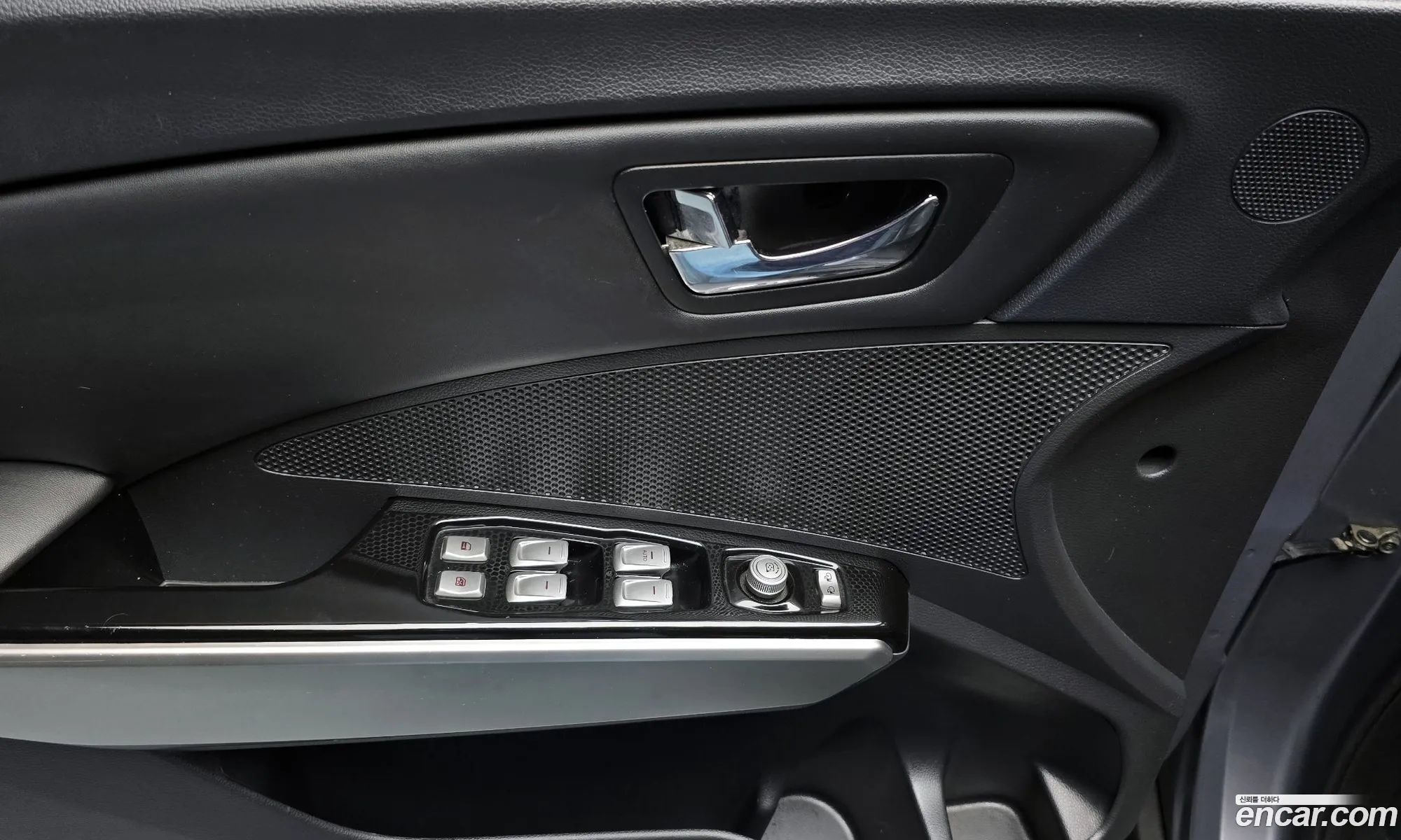 KG Mobility (SsangYong) Tivoli 2015 — 24