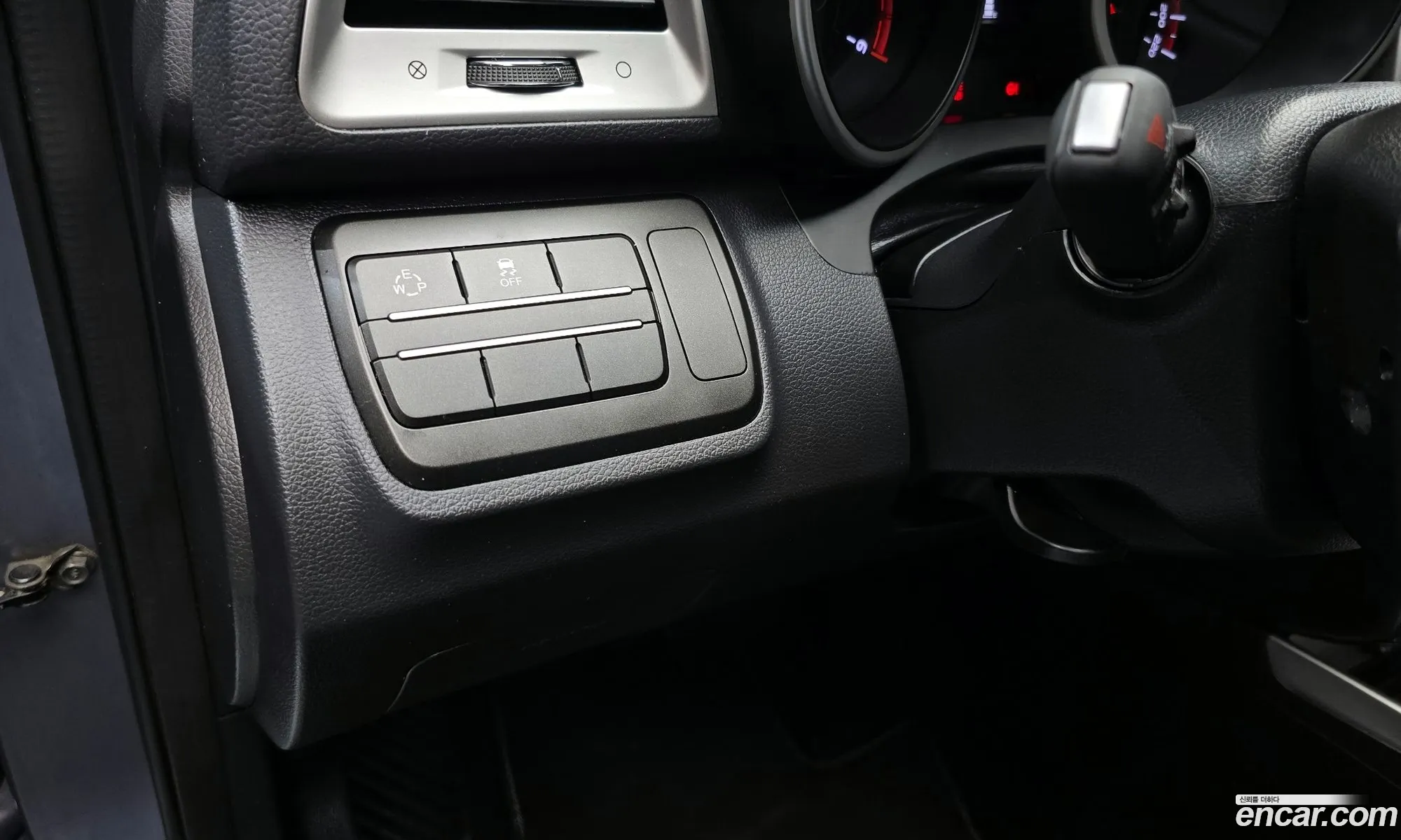 KG Mobility (SsangYong) Tivoli 2015 — 16