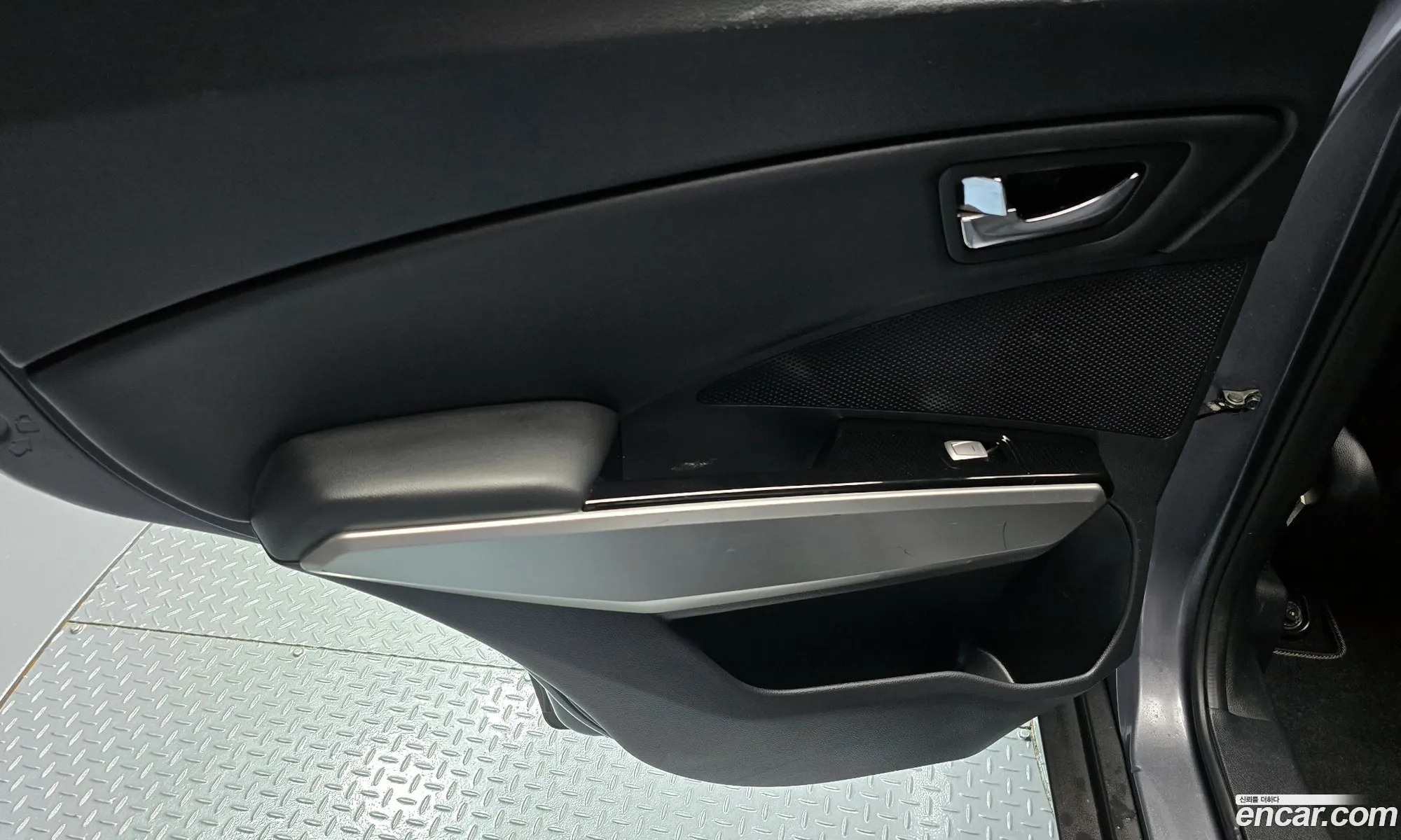 KG Mobility (SsangYong) Tivoli 2015 — 30