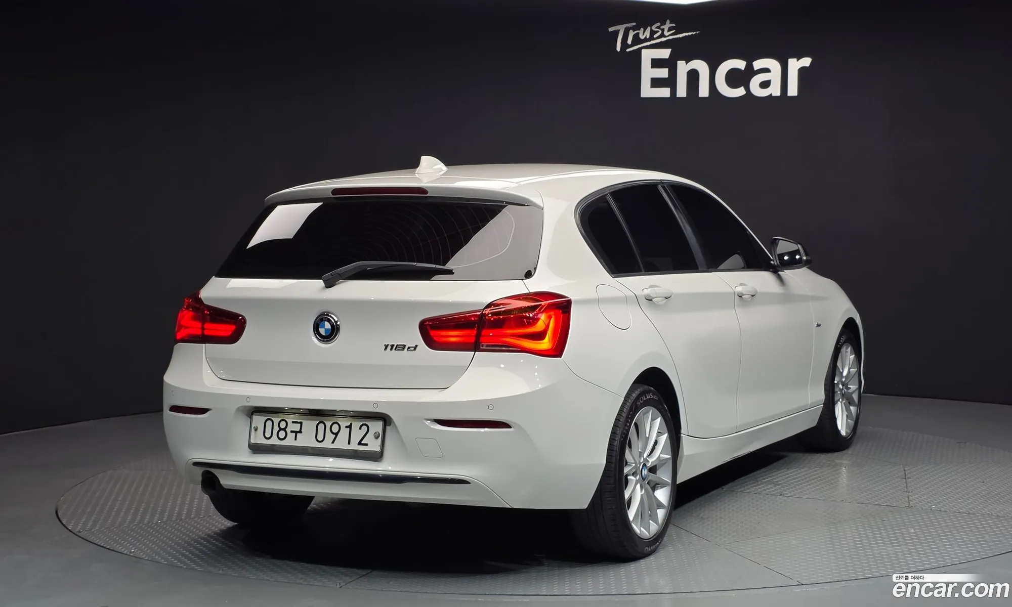 BMW 1 Series 2016 WBA1S5108G5D24532 — 17