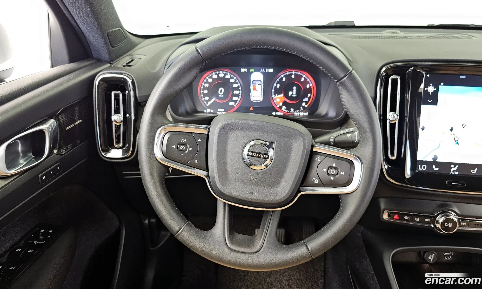 Volvo XC40 2020 YV1XZACACL2248507 — 9
