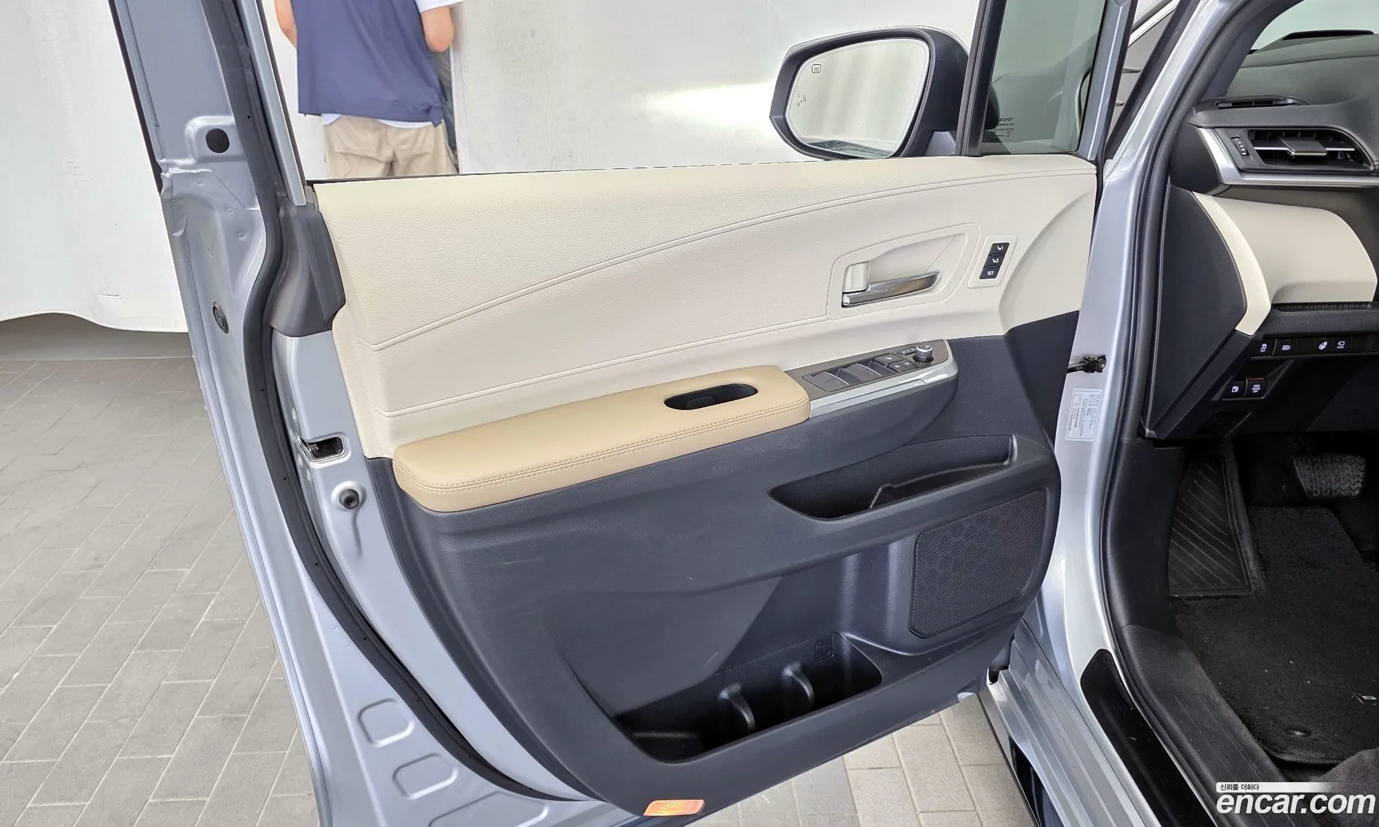 Toyota Sienna 2023 — 20