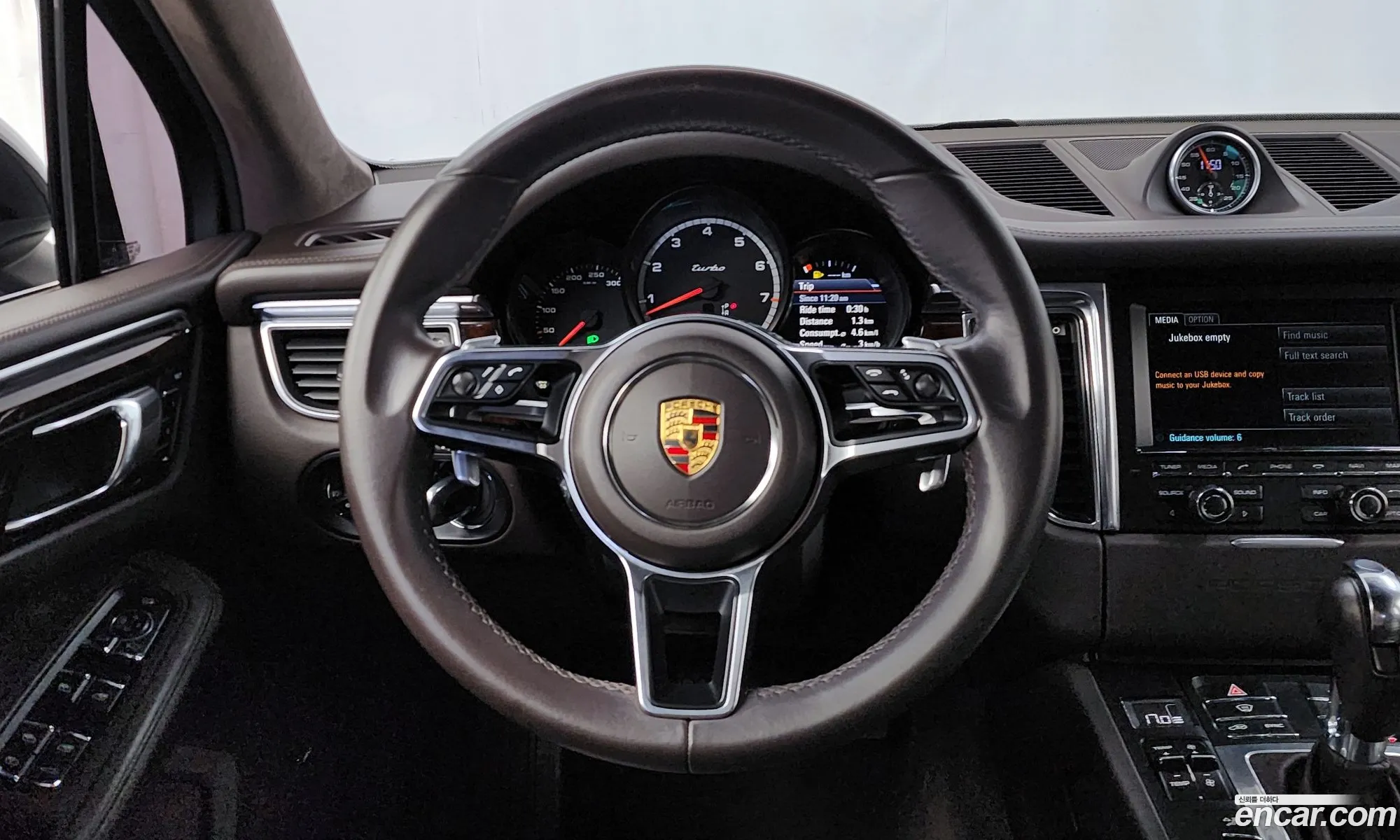 Porsche Macan 2015 WP1AF2956FLB91491 — 17