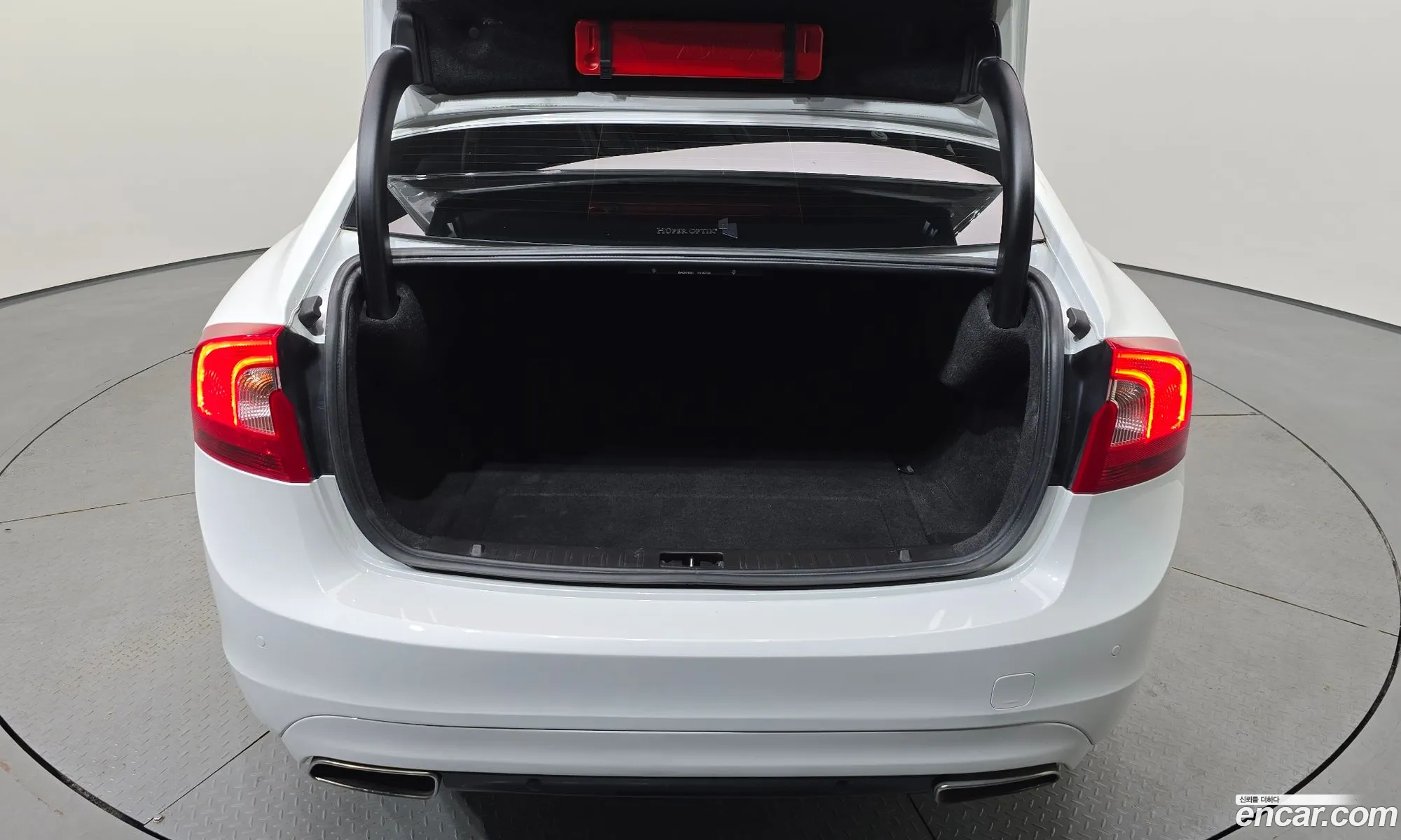 Volvo S60 2018 — 2