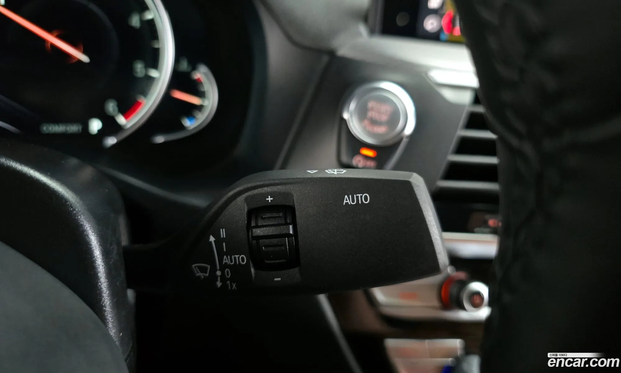 BMW X4 2019 WBAVJ1103KLF66131 — 18