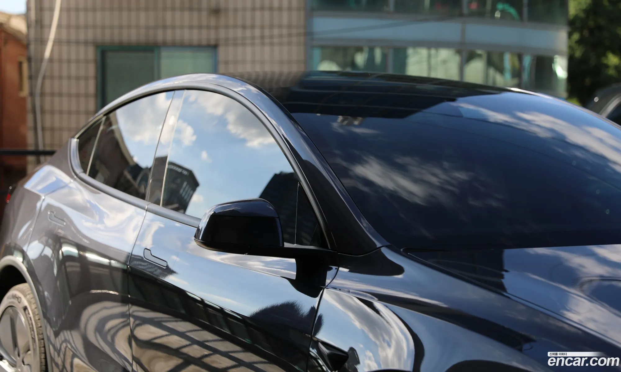 Tesla Model Y 2025 — 6