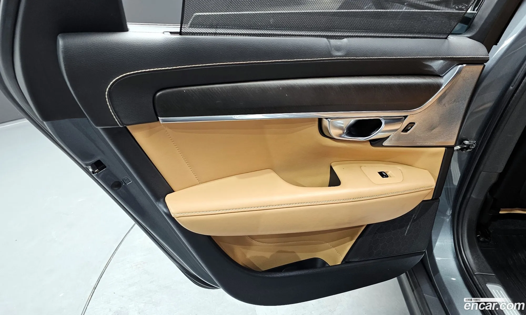 Volvo V90 Cross Country 2018 — 17
