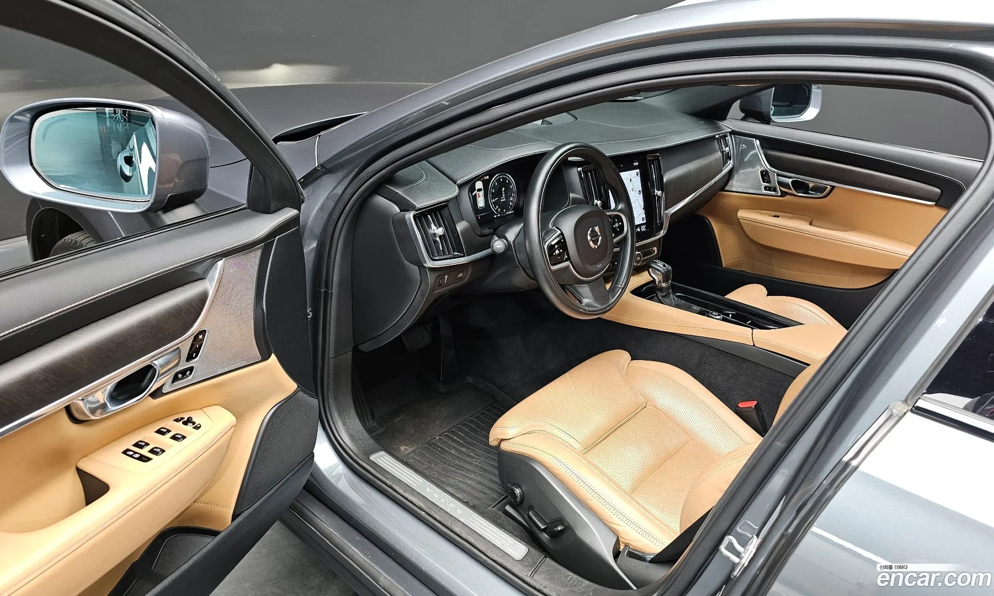 Volvo V90 Cross Country 2018 — 2