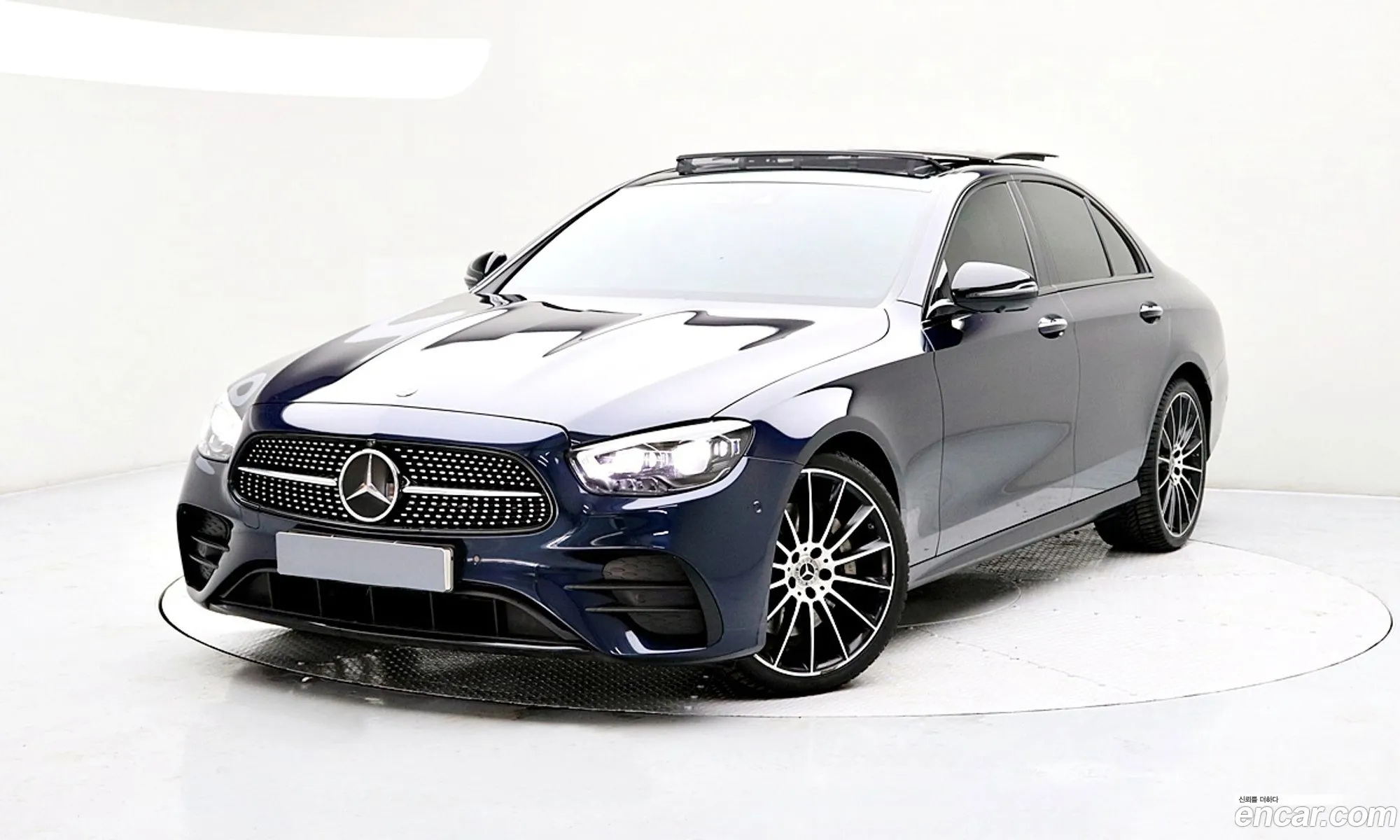 Mercedes-Benz E-Class W213 2023 — 17