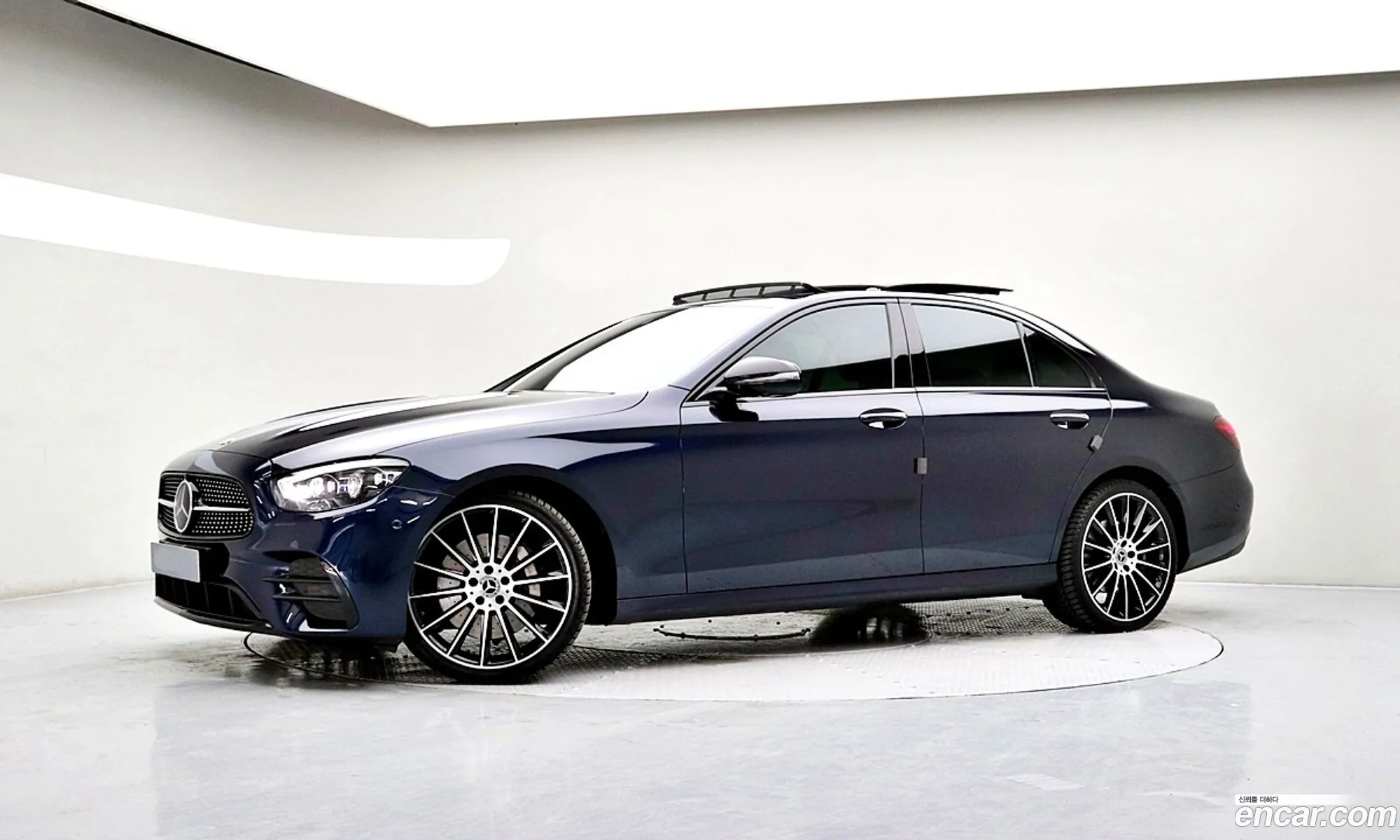 Mercedes-Benz E-Class W213 2023 — 18
