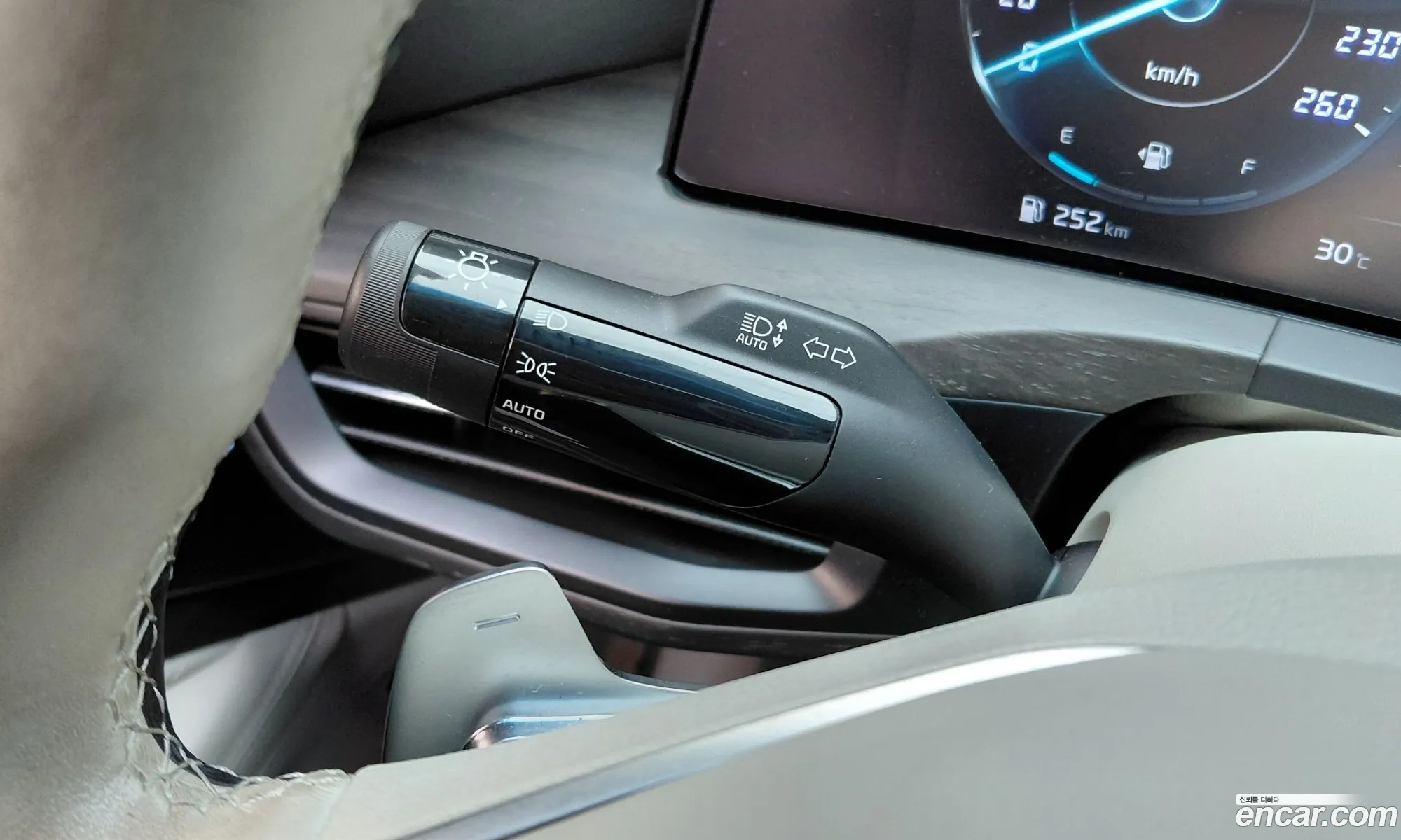 Kia K8 Hybrid 2022 — 4