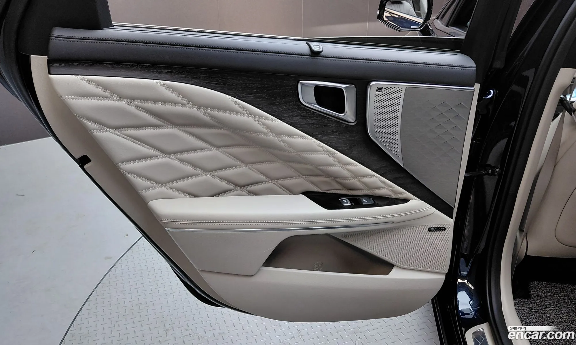 Kia K8 Hybrid 2022 — 14