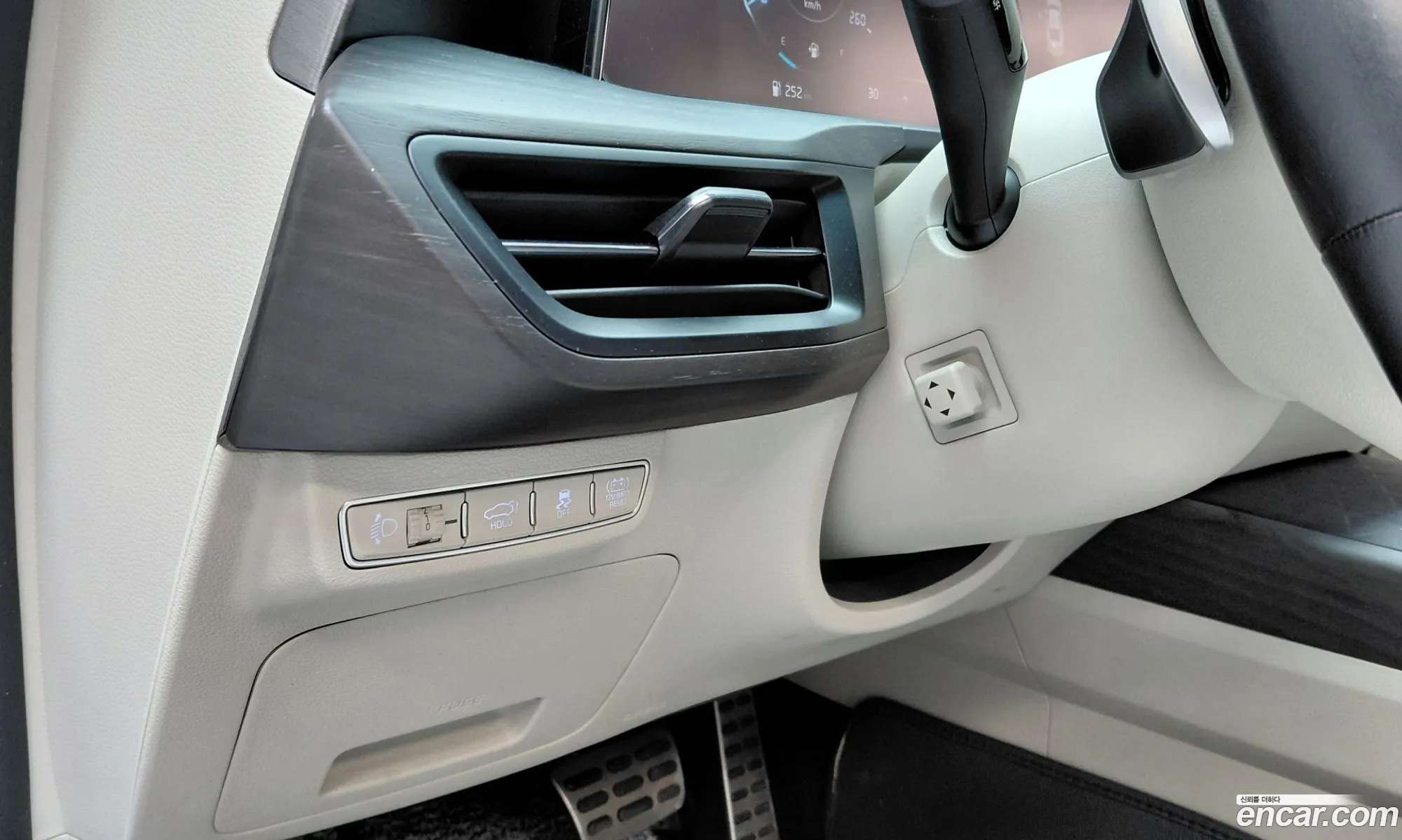 Kia K8 Hybrid 2022 — 2