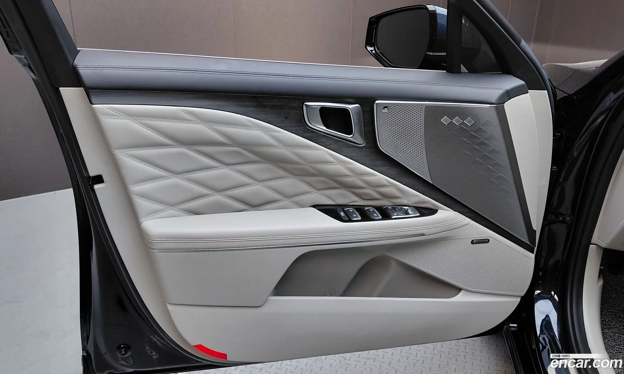 Kia K8 Hybrid 2022 — 10