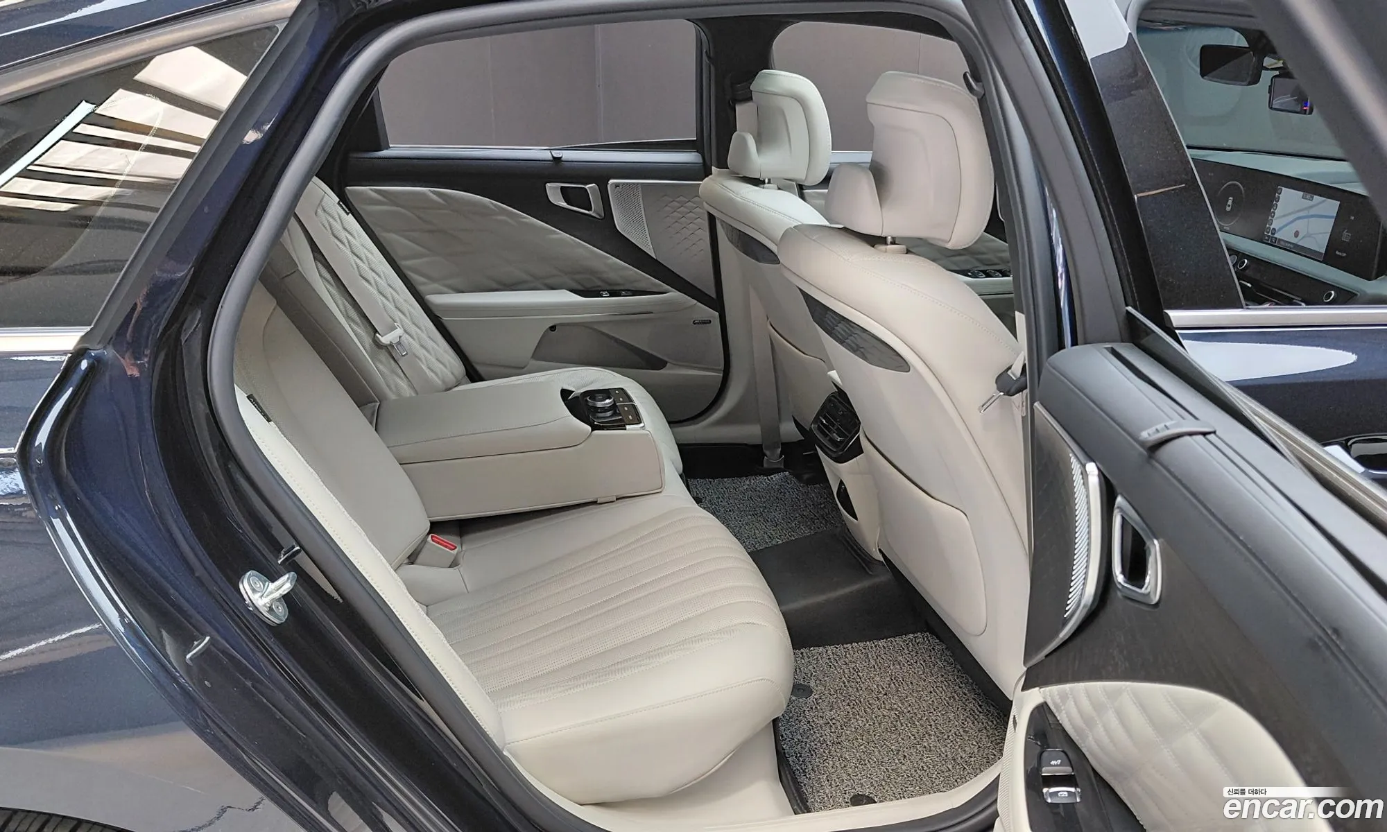 Kia K8 Hybrid 2022 — 31