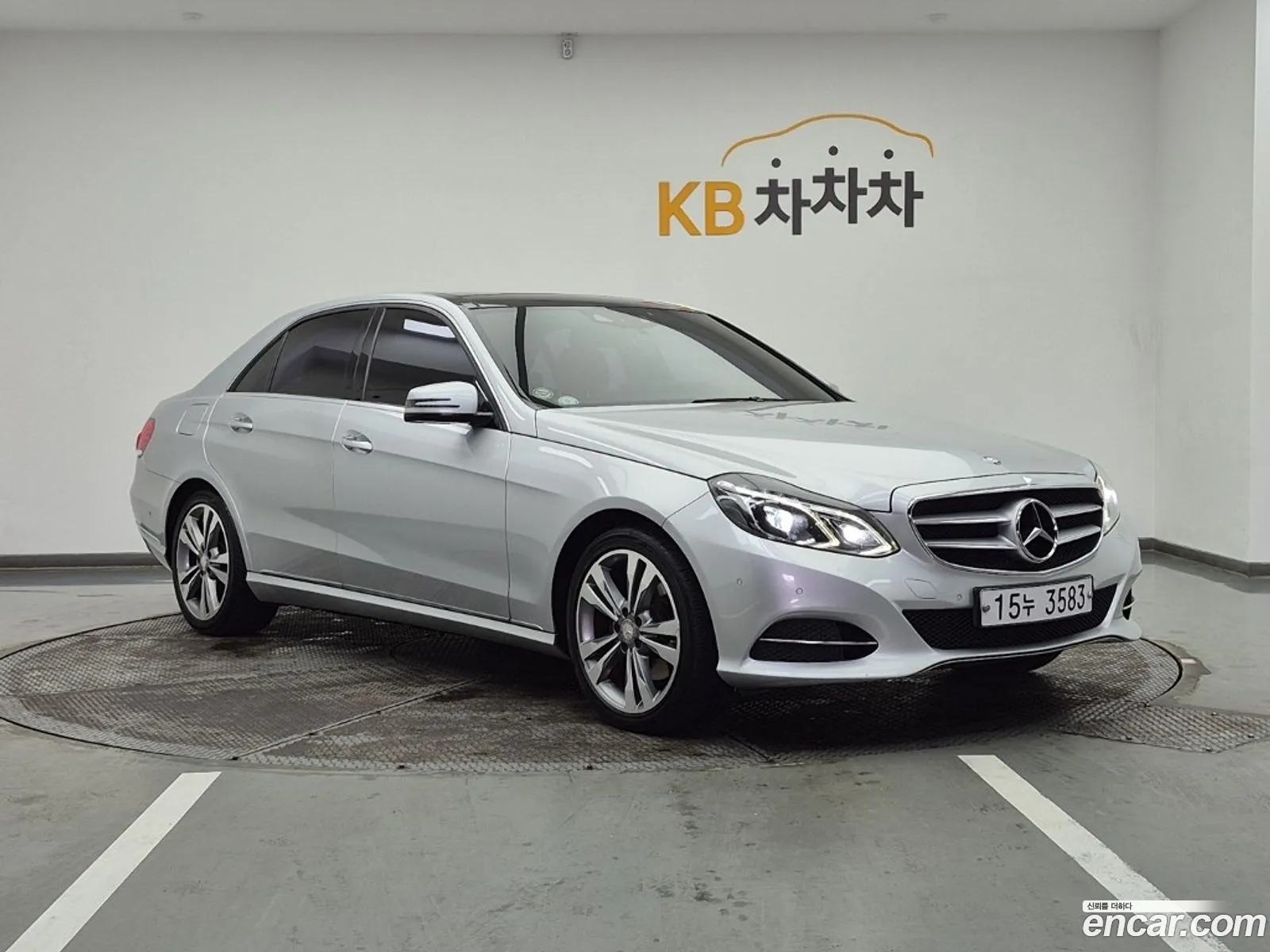 Mercedes-Benz E-Class W212 2014 — 12