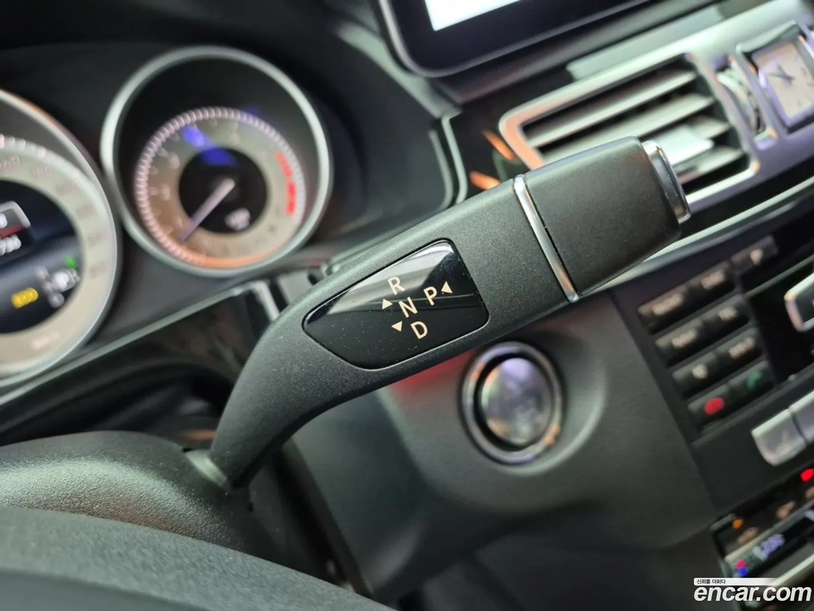 Mercedes-Benz E-Class W212 2014 — 10