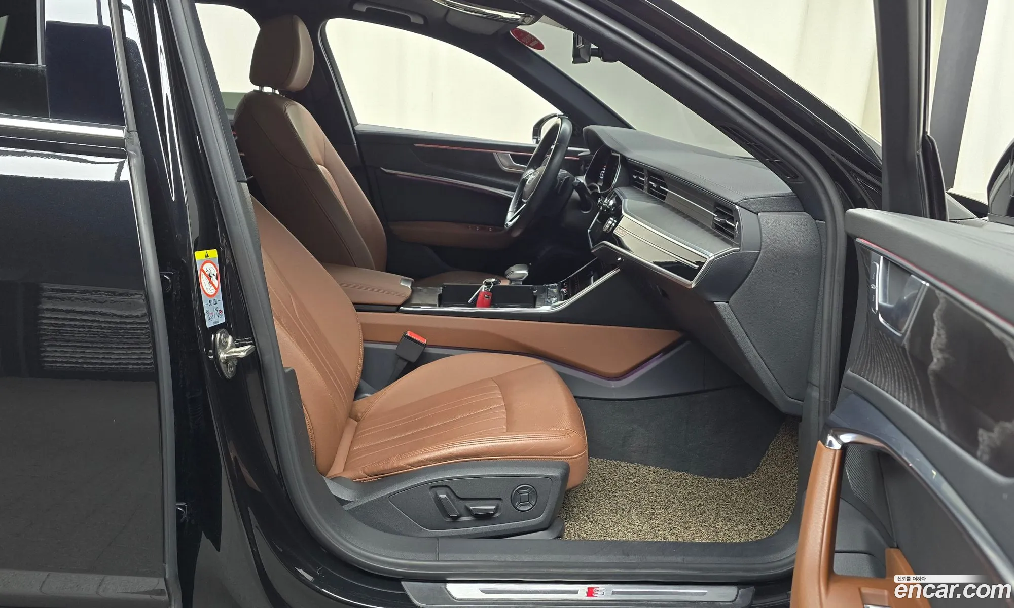 Audi A6 2021 WAUZZZF26MN009236 — 6
