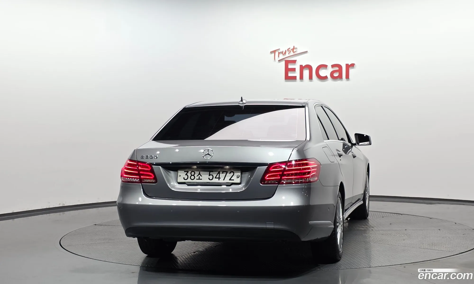 Mercedes-Benz E-Class W212 2013 WDDHF5FB6EA800011 — 18