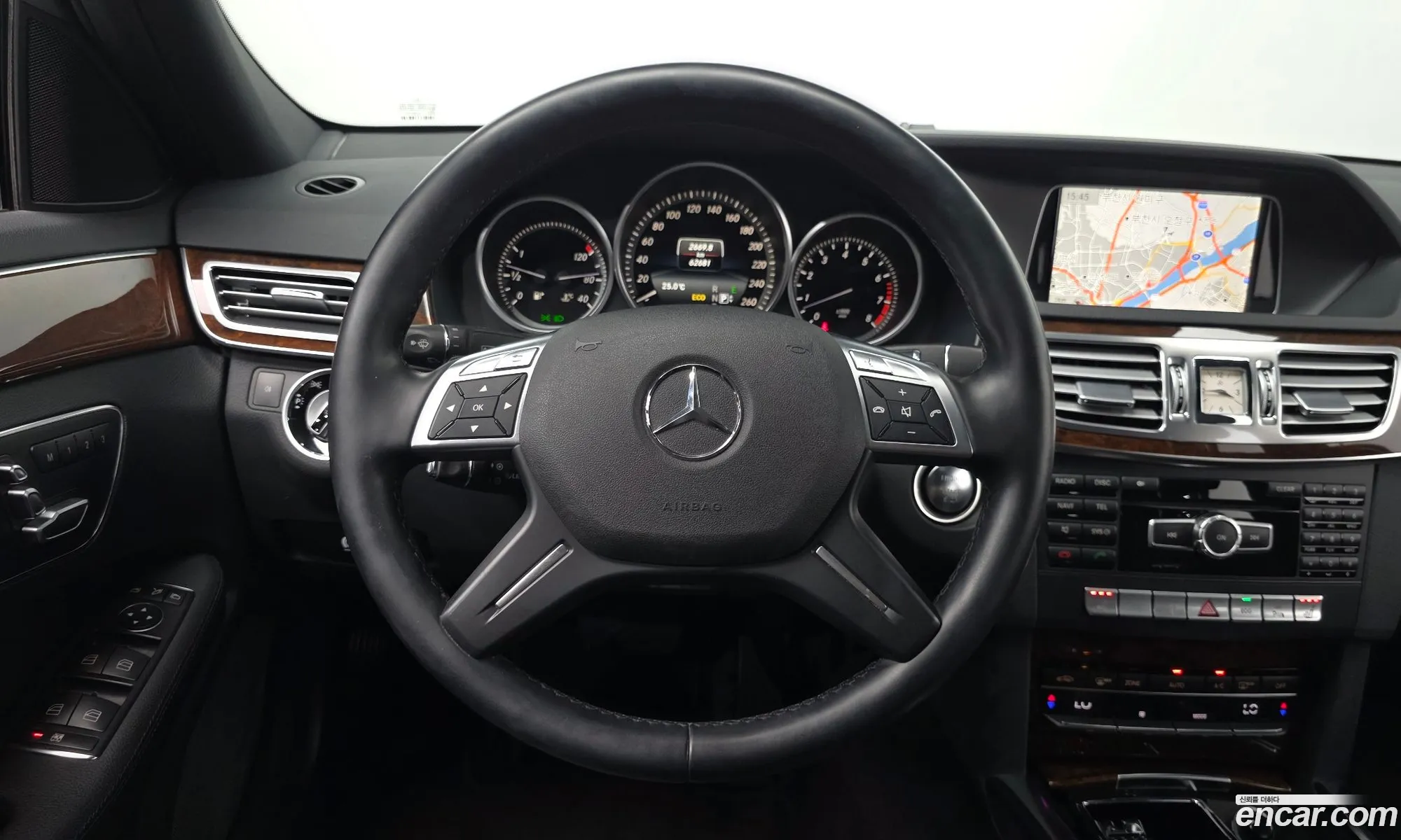 Mercedes-Benz E-Class W212 2013 WDDHF5FB6EA800011 — 11