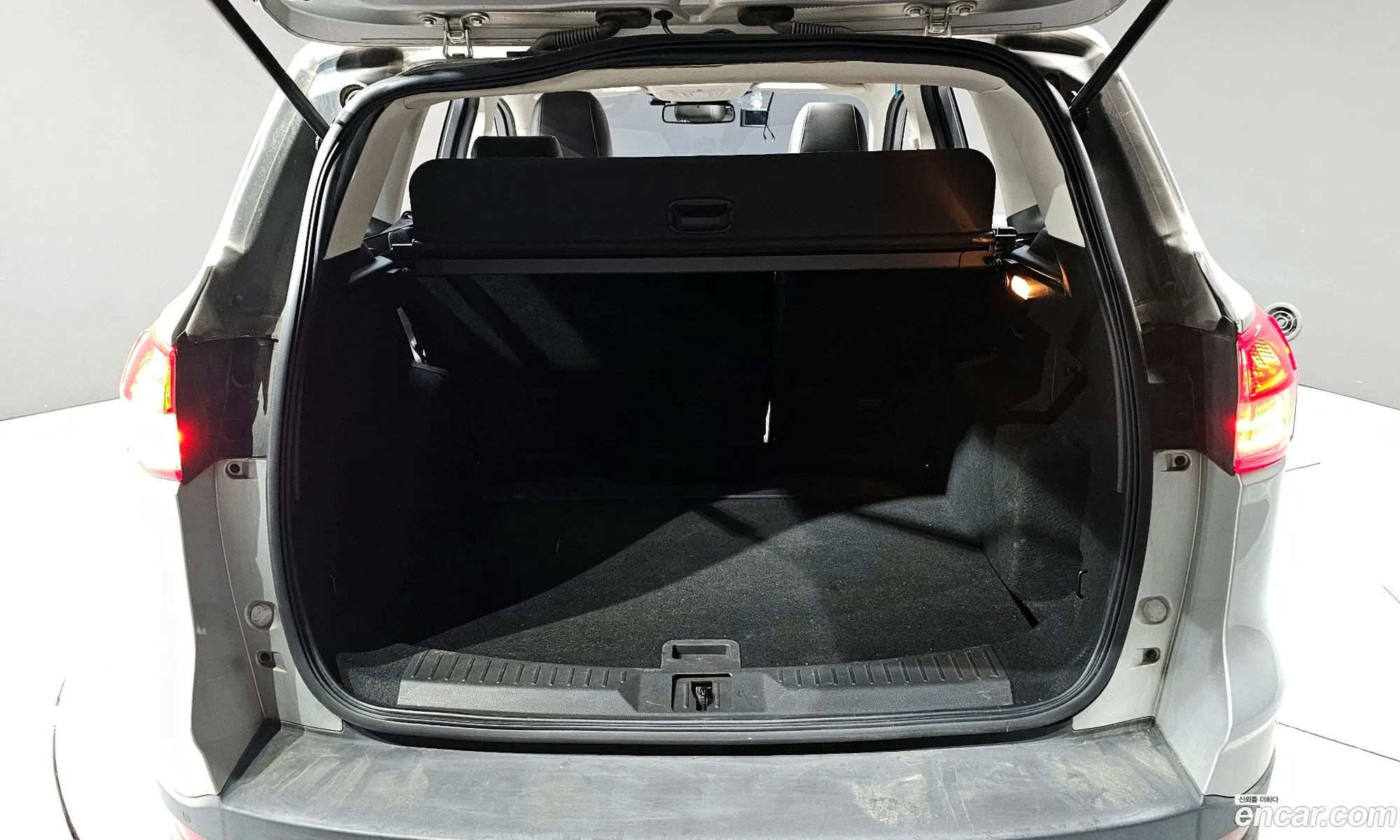 Ford Kuga 2016 WF0AXXWPMGFJ77976 — 17