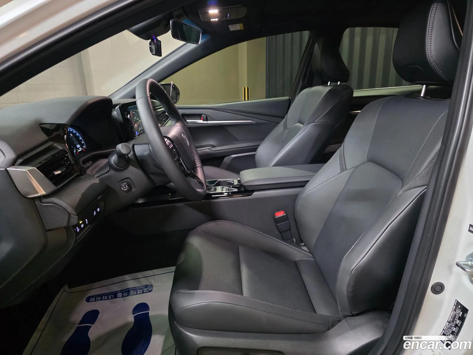 Toyota Camry 2025 — 12