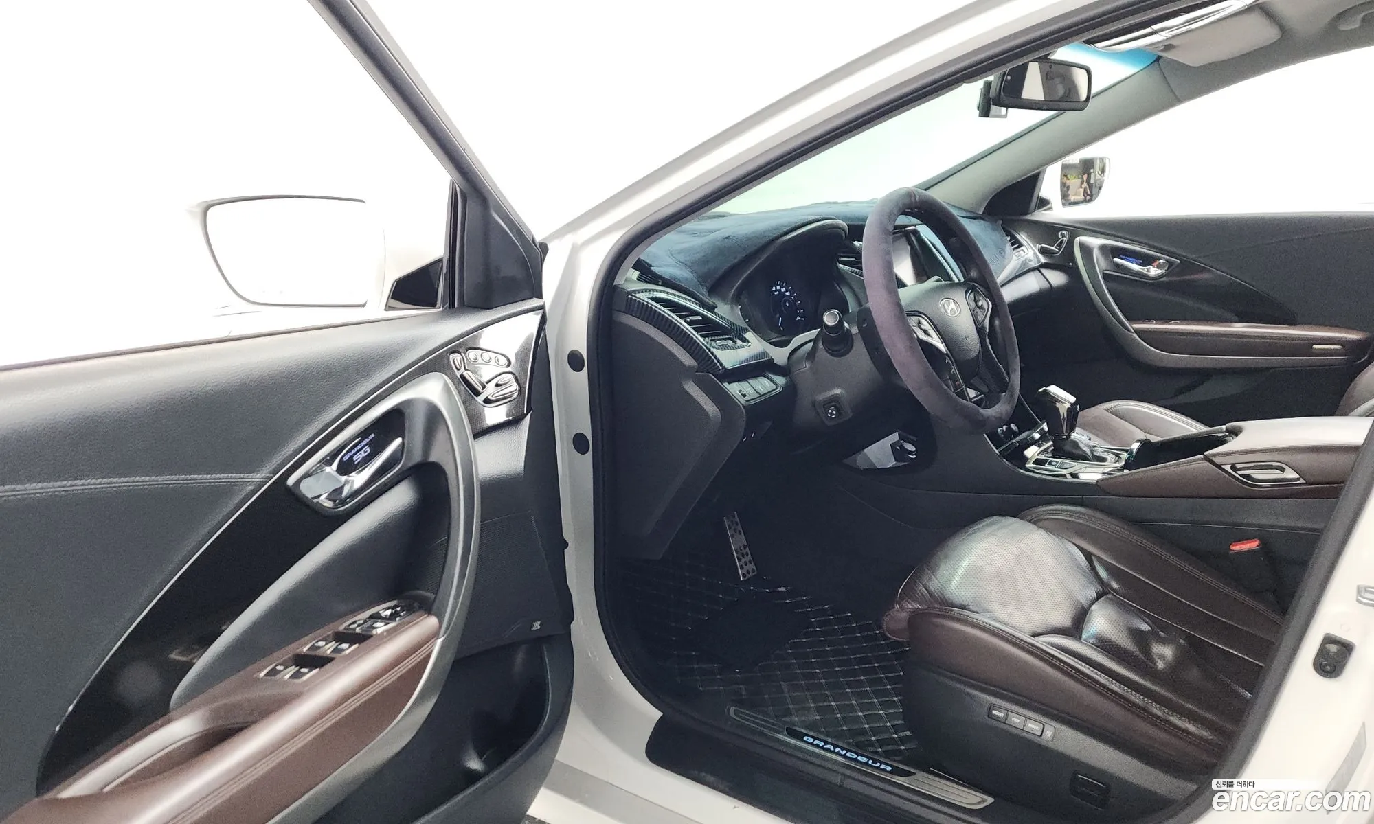 Hyundai Grandeur HG 2012 — 25