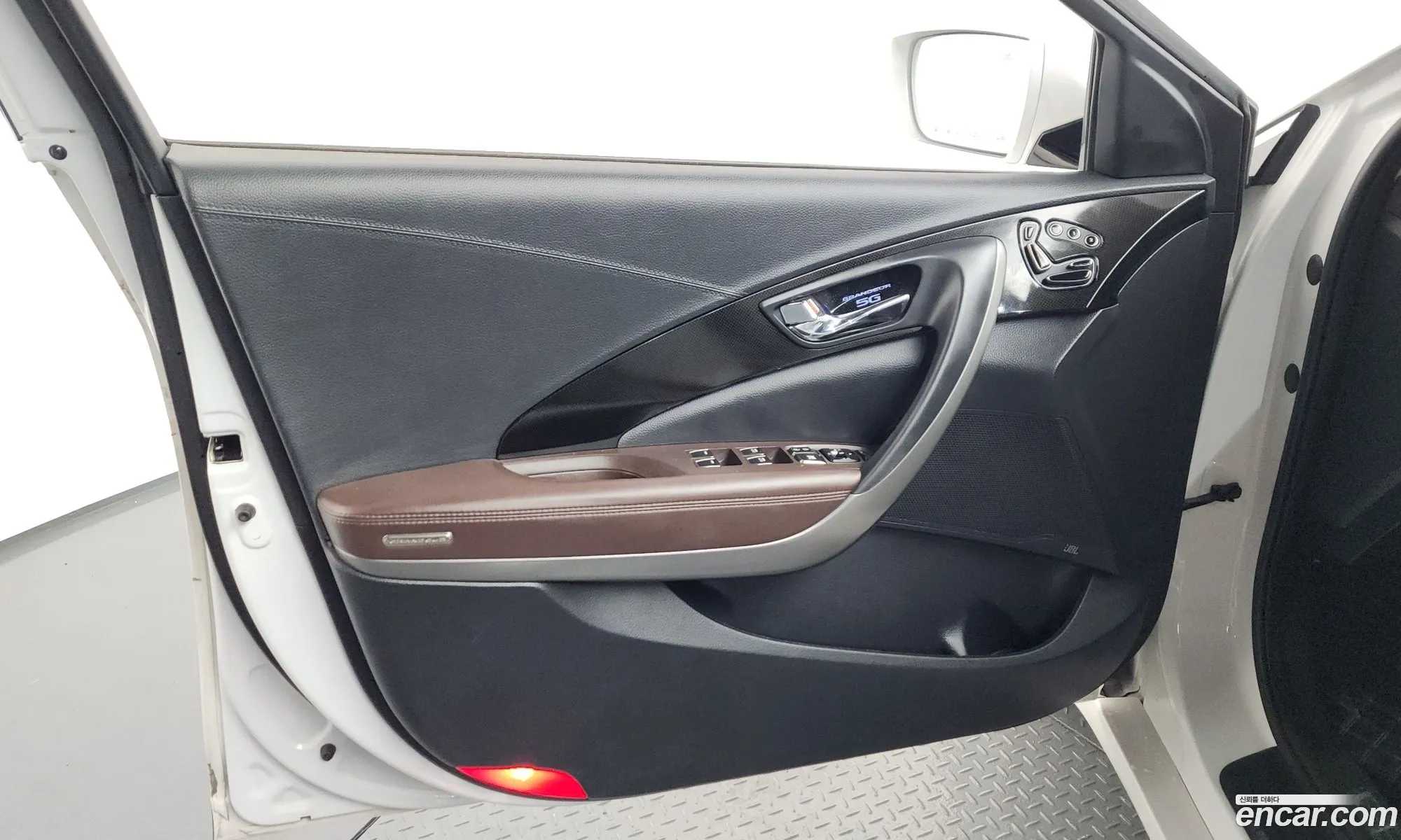 Hyundai Grandeur HG 2012 — 14