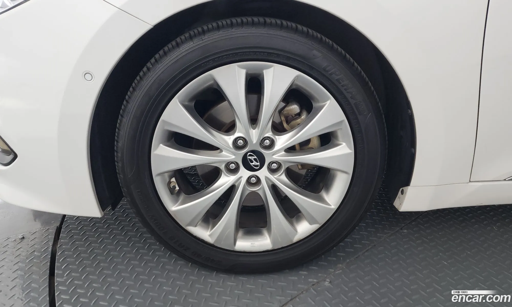 Hyundai Grandeur HG 2012 — 20