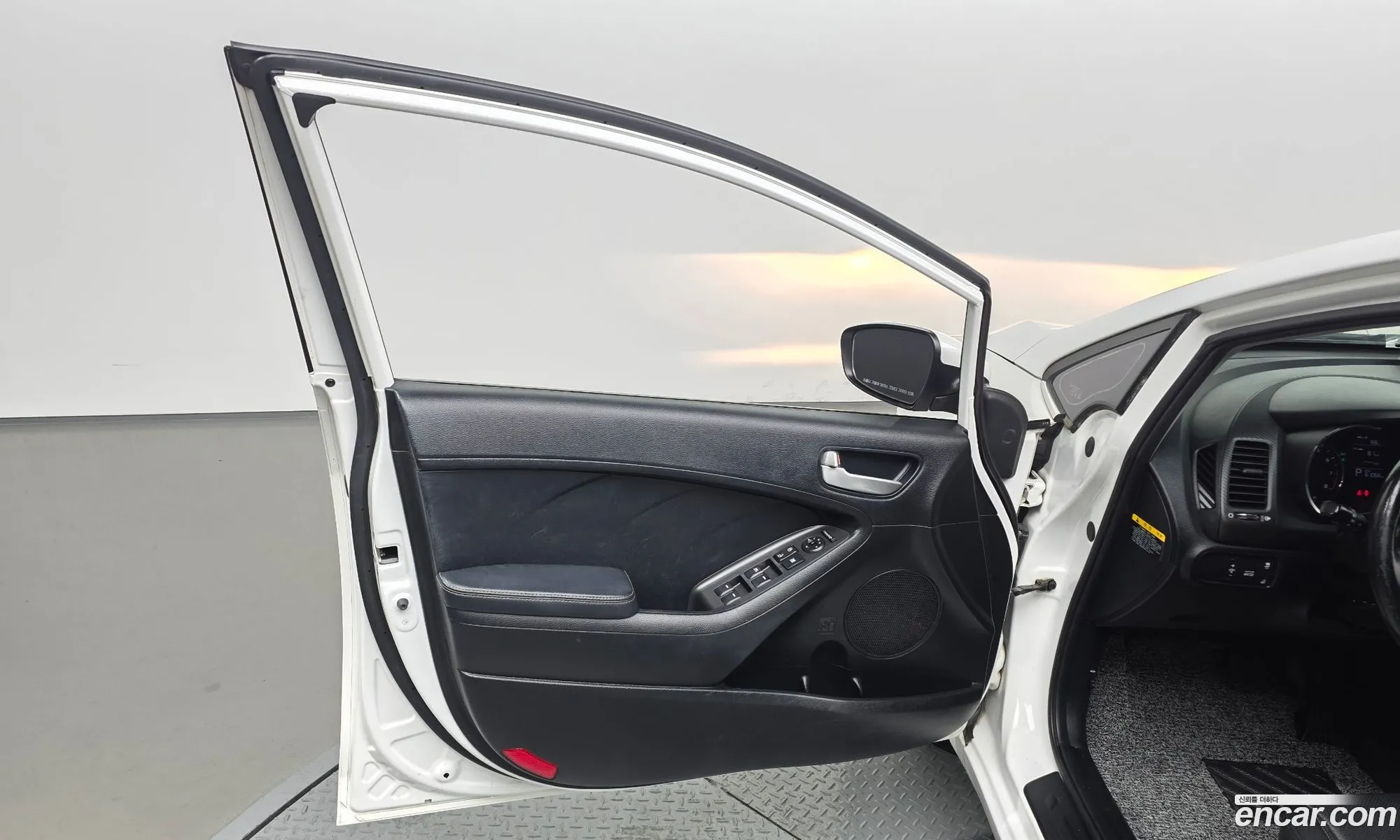 Kia K3 2014 — 31
