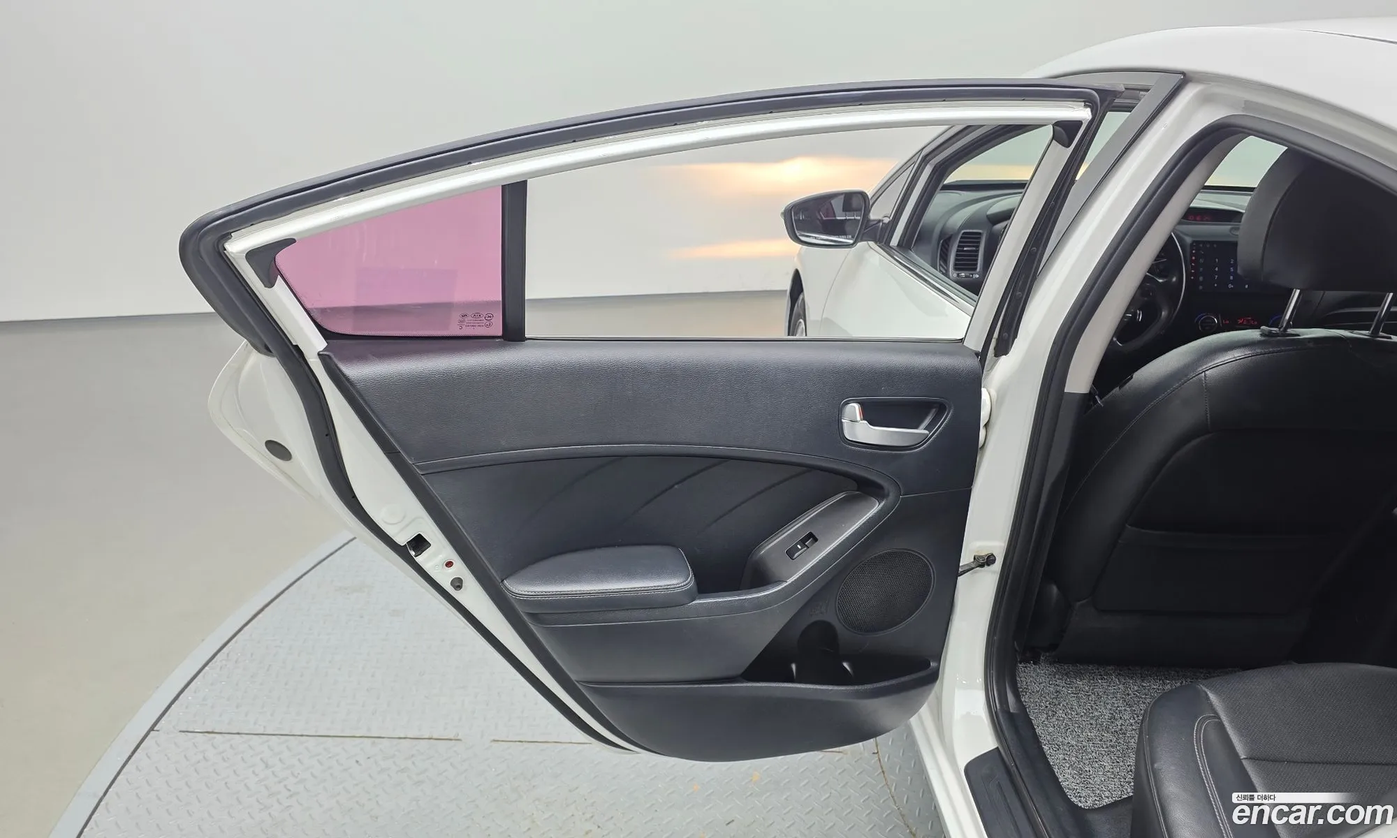 Kia K3 2014 — 10