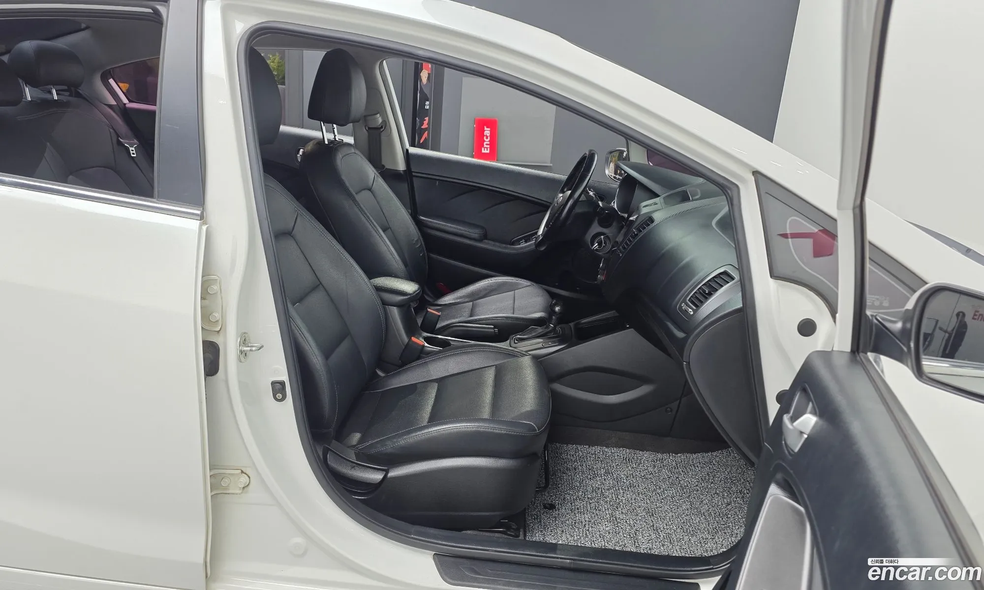 Kia K3 2014 — 27