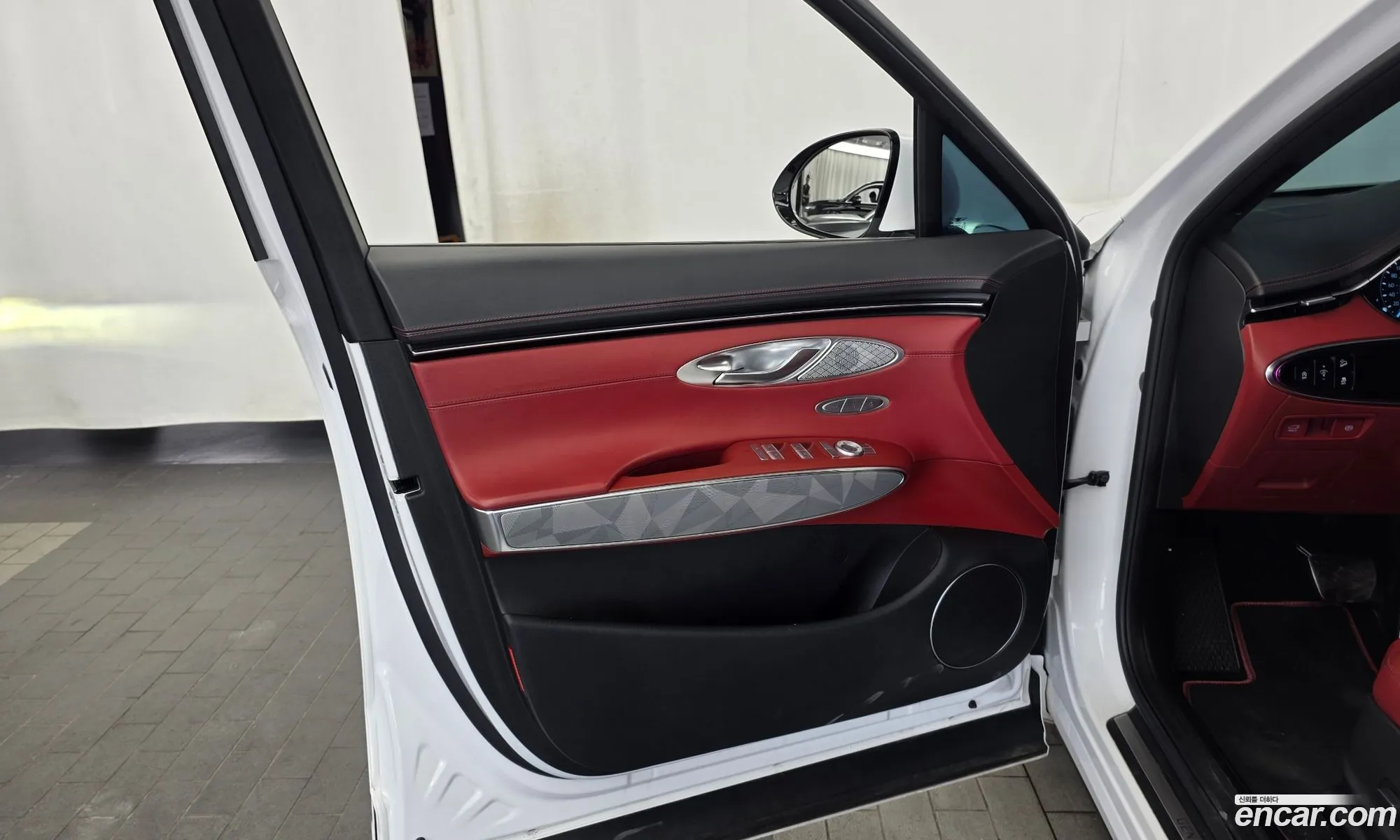 Genesis GV70 2022 — 23