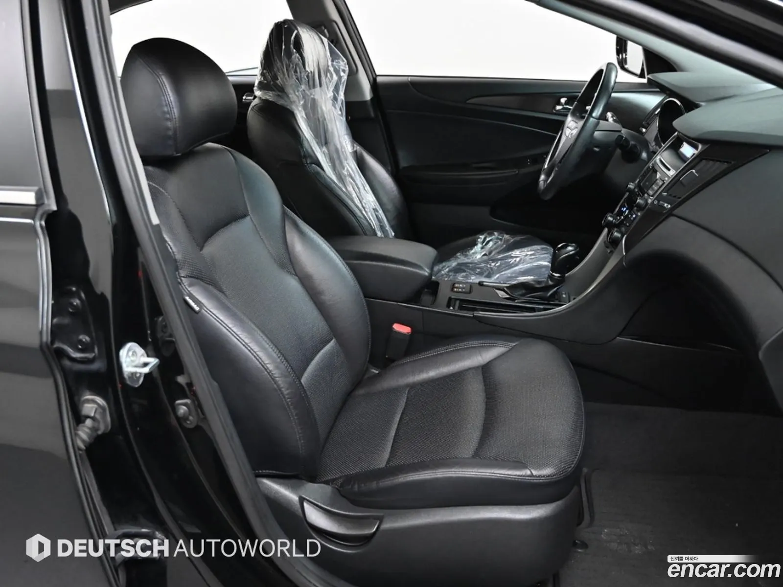 Hyundai YF Sonata 2012 — 18