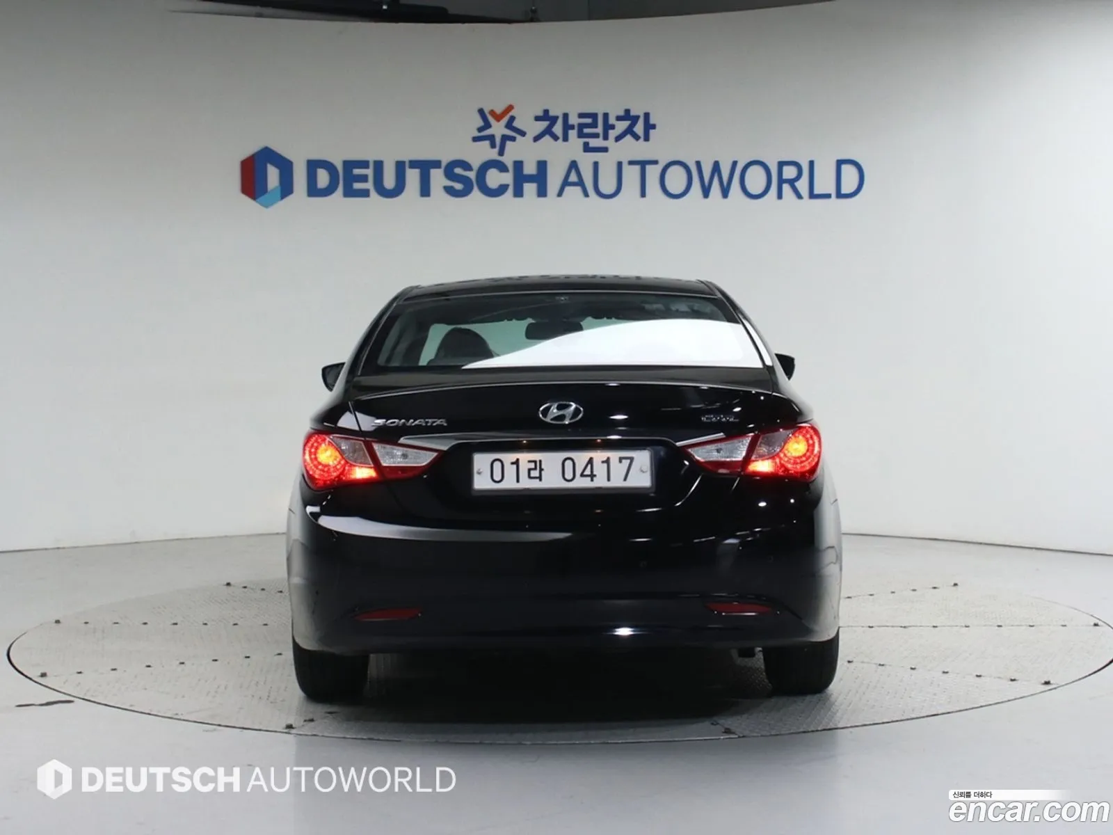 Hyundai YF Sonata 2012 — 11