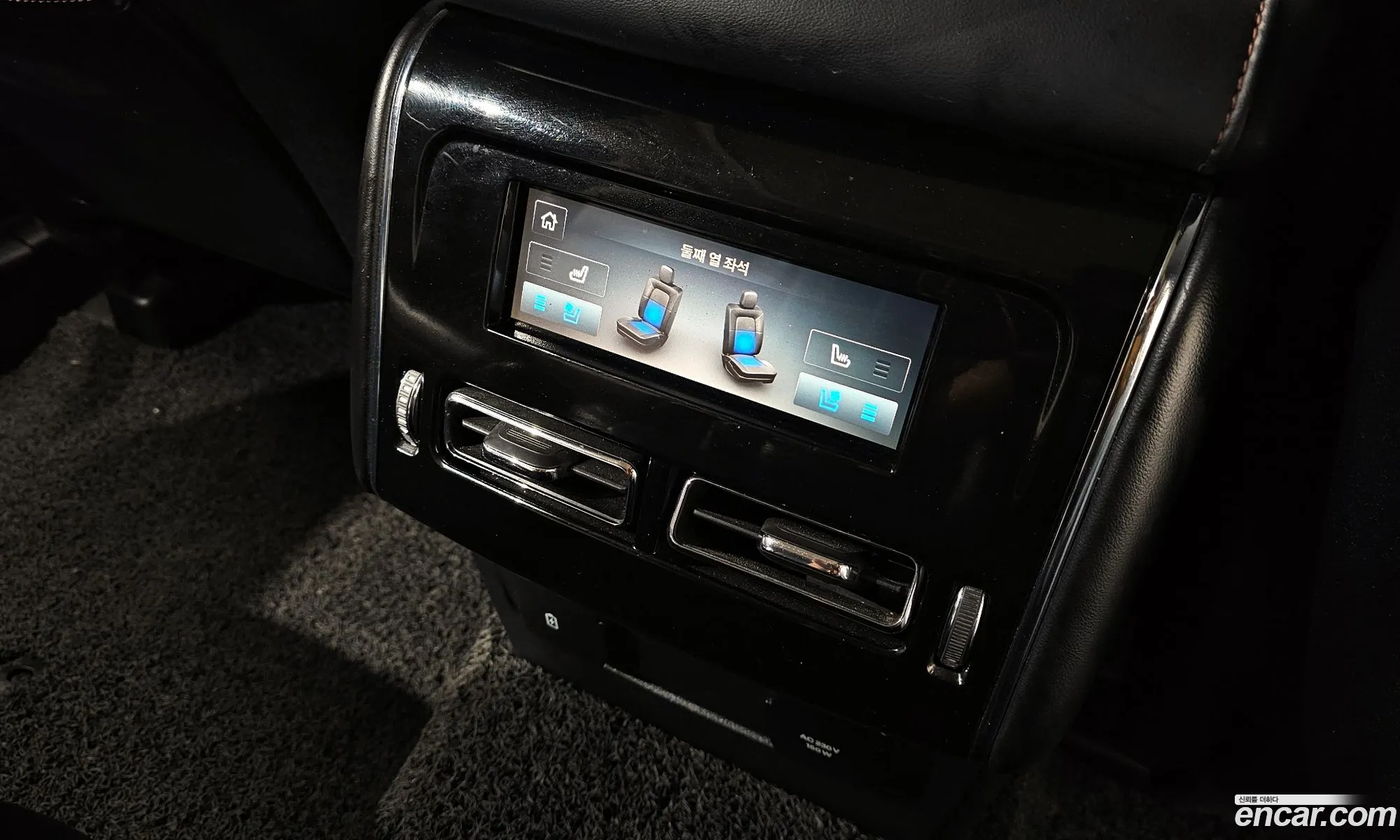 Lincoln Aviator 2021 5LM5J7XC9MGL08656 — 17