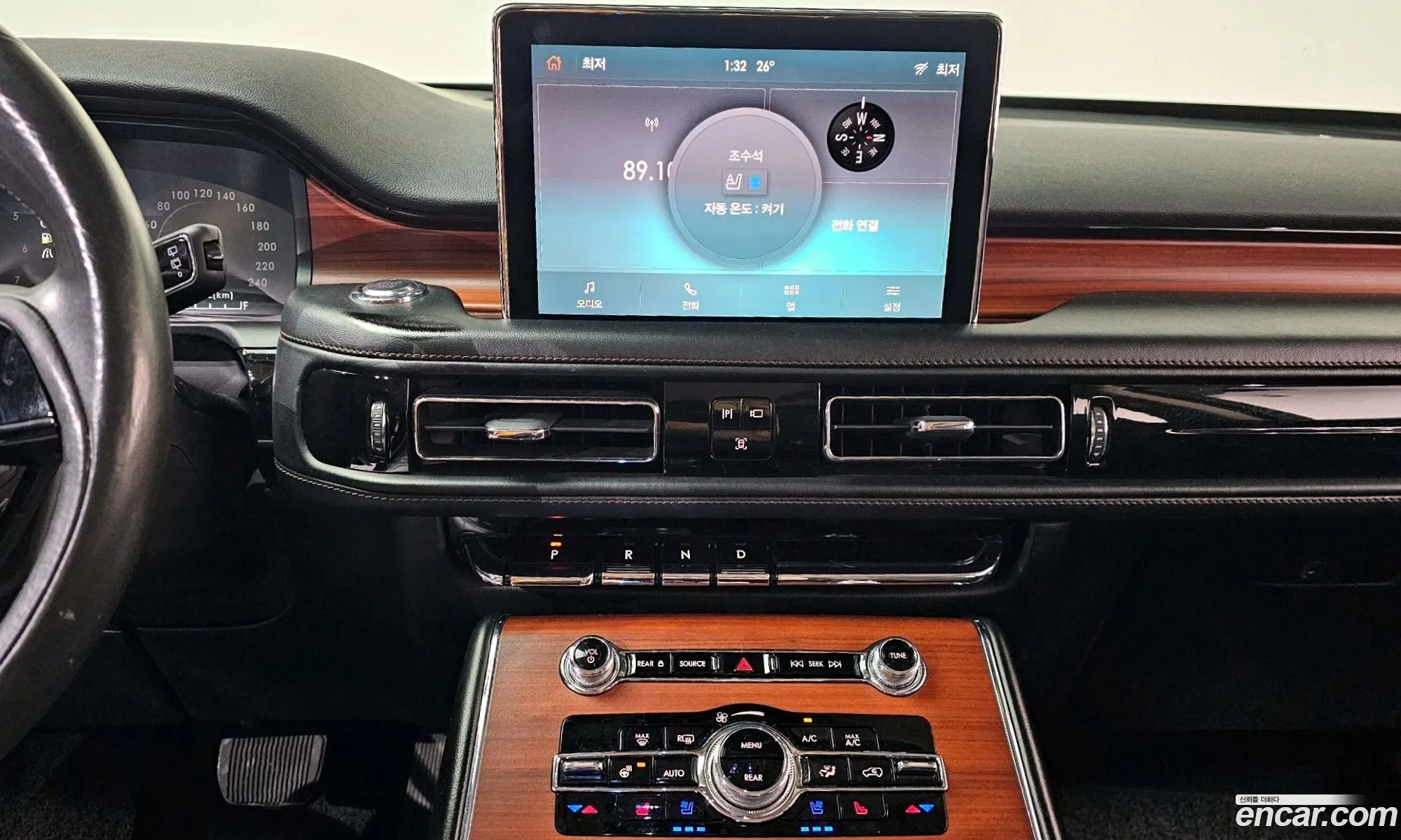 Lincoln Aviator 2021 5LM5J7XC9MGL08656 — 19