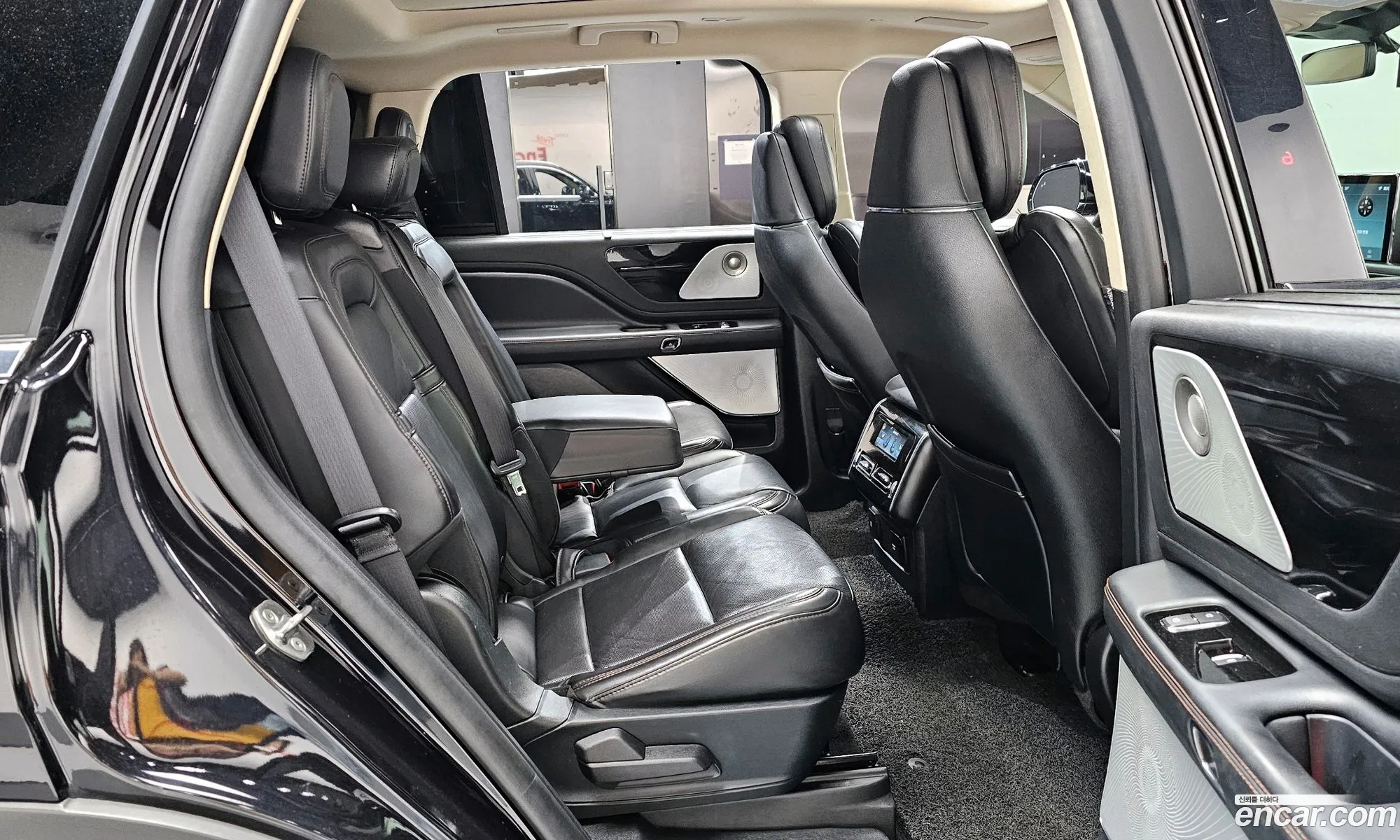 Lincoln Aviator 2021 5LM5J7XC9MGL08656 — 2