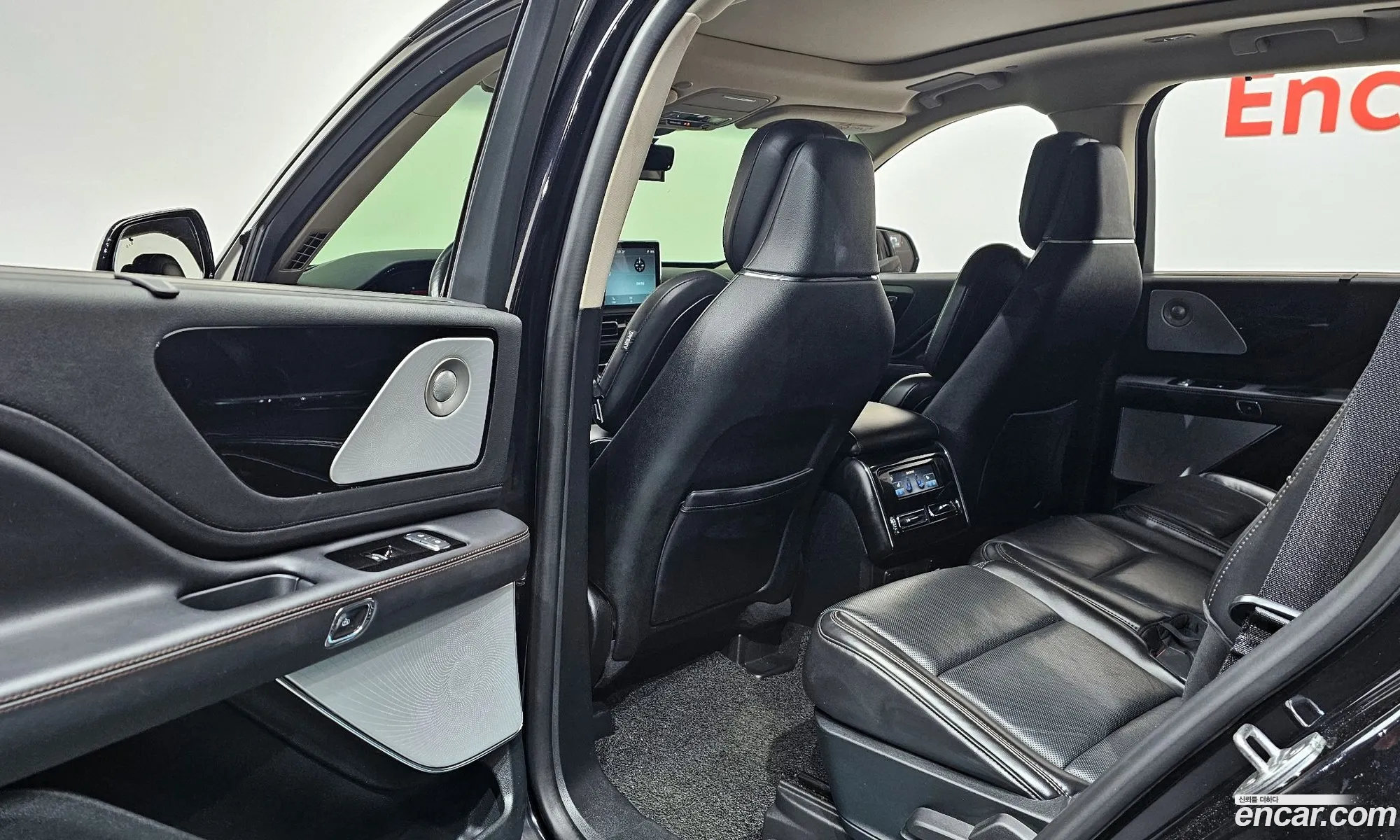 Lincoln Aviator 2021 5LM5J7XC9MGL08656 — 6