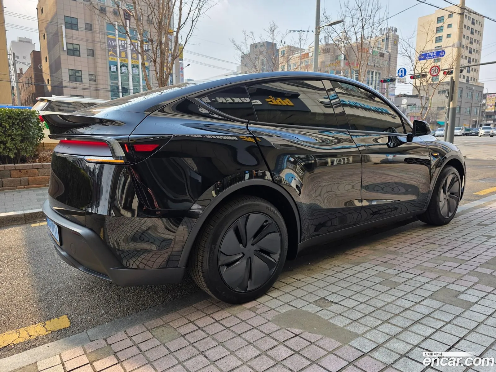 Tesla Model Y 2026 — 7