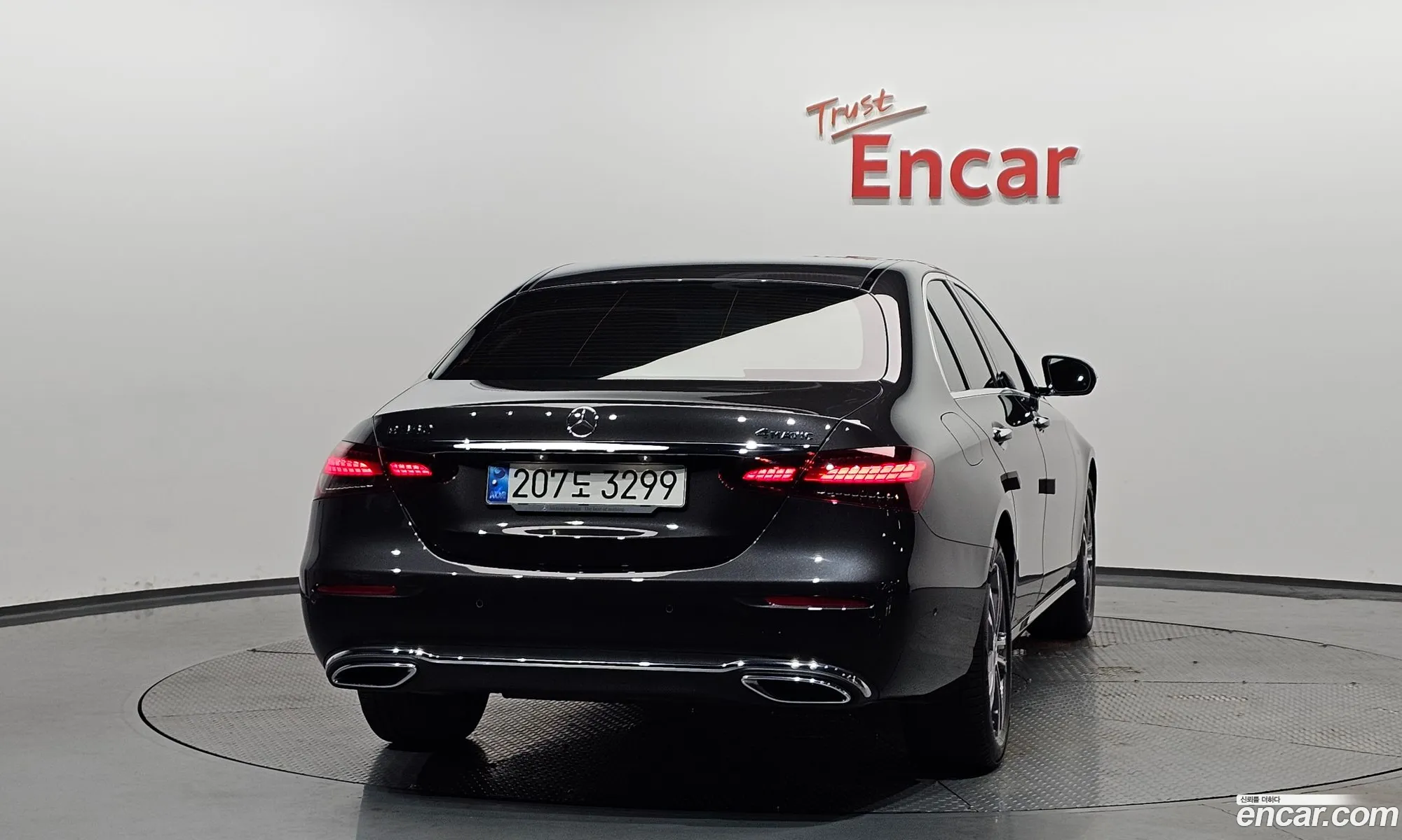 Mercedes-Benz E-Class W213 2022 — 26