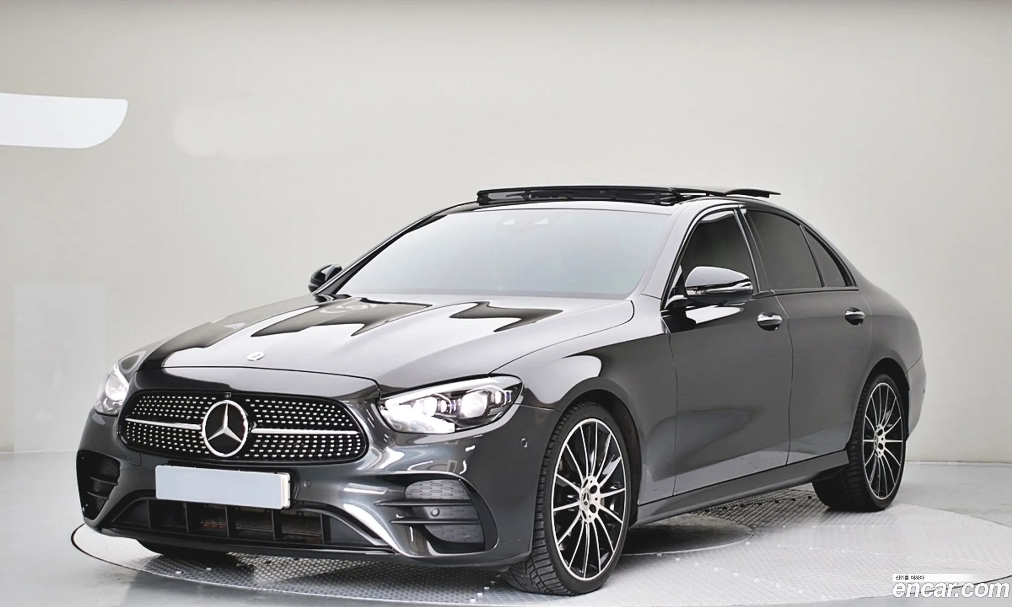 Mercedes-Benz E-Class W213 2023 — 19