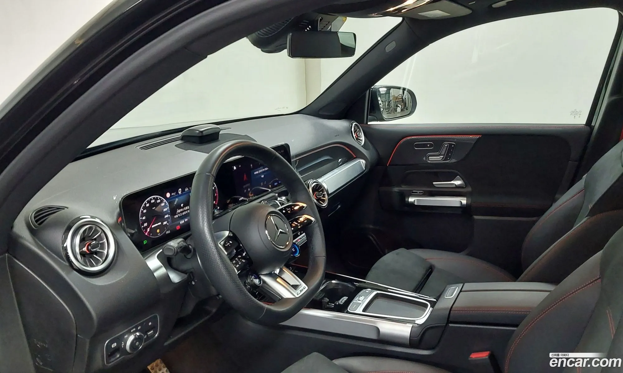Mercedes-Benz GLB-Class X247 2025 — 10