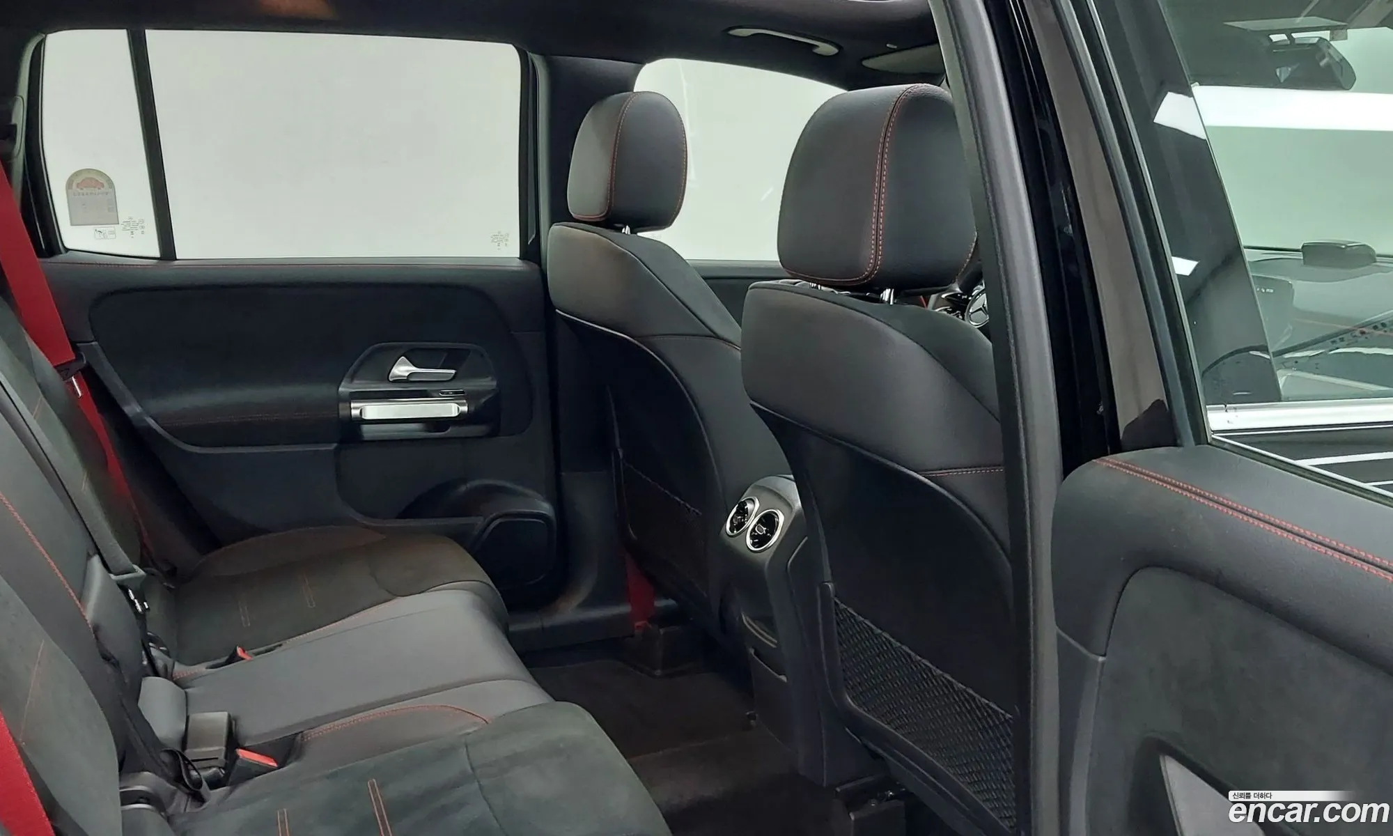 Mercedes-Benz GLB-Class X247 2025 — 16