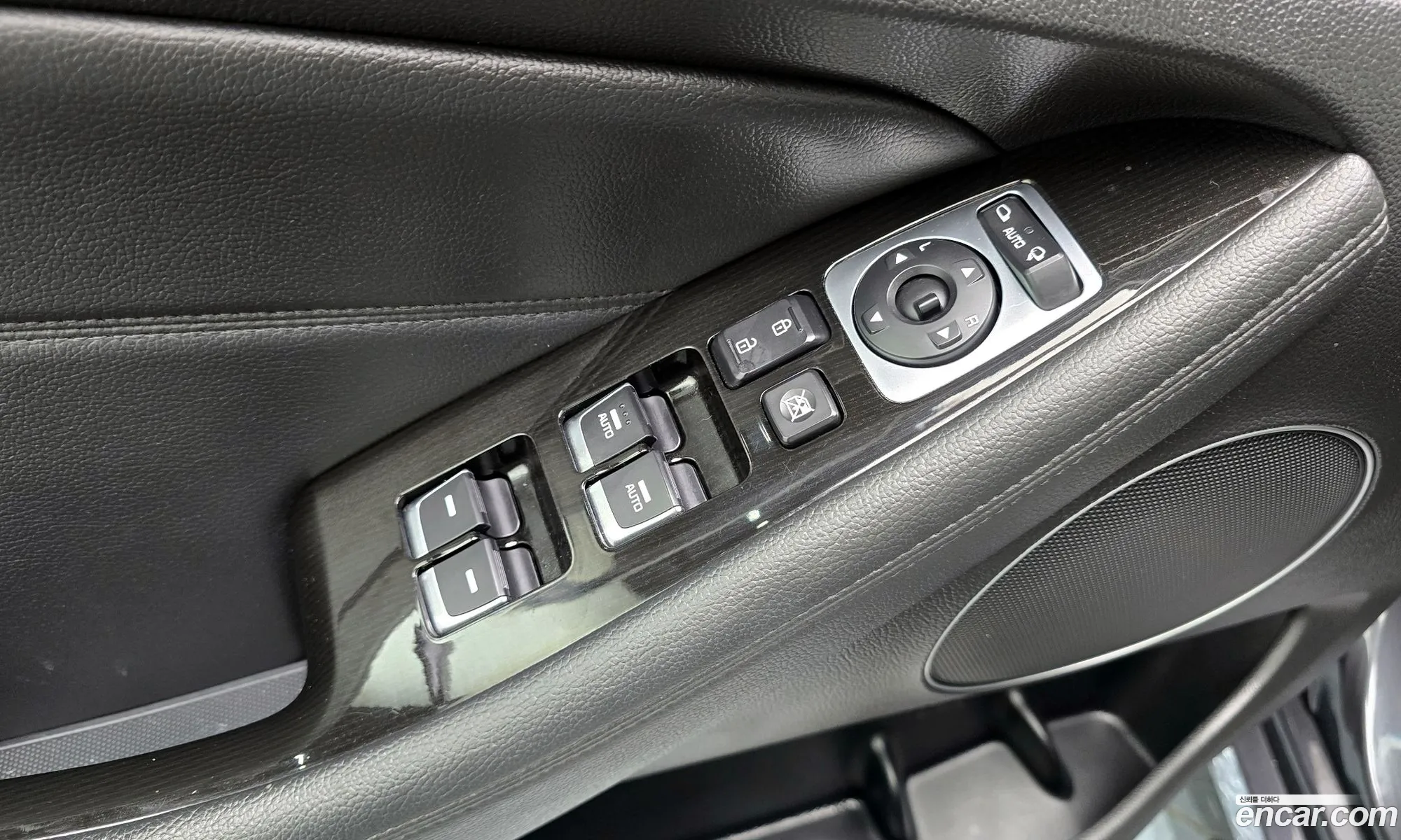 Kia K7 Hybrid 2015 KNALL41EBFA004910 — 29