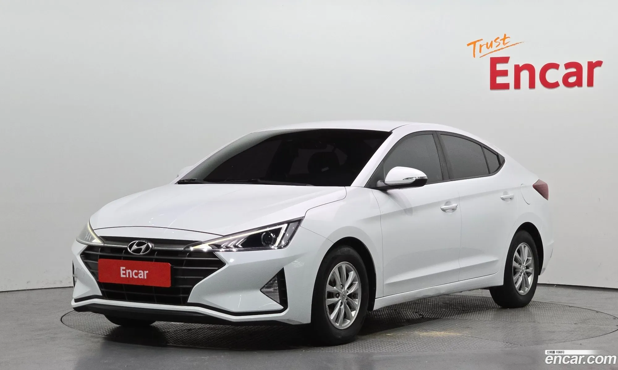 Hyundai Elantra AD 2019 — 10